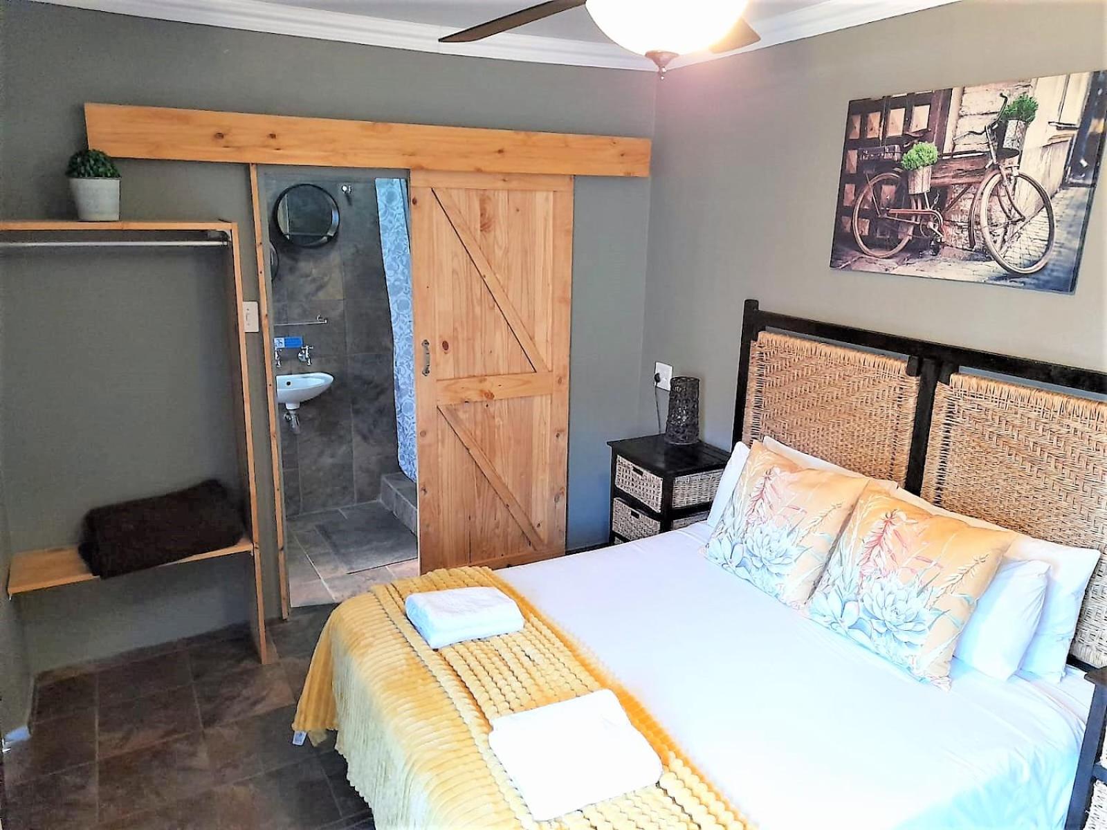 Queen Room photo 2