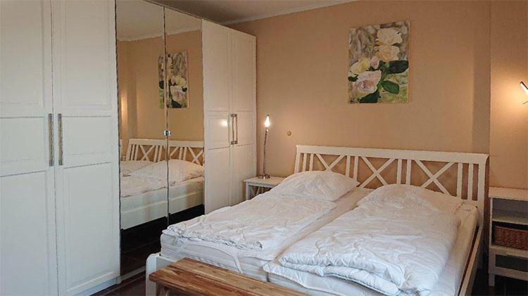 One-Bedroom Apartment 221 photo 3