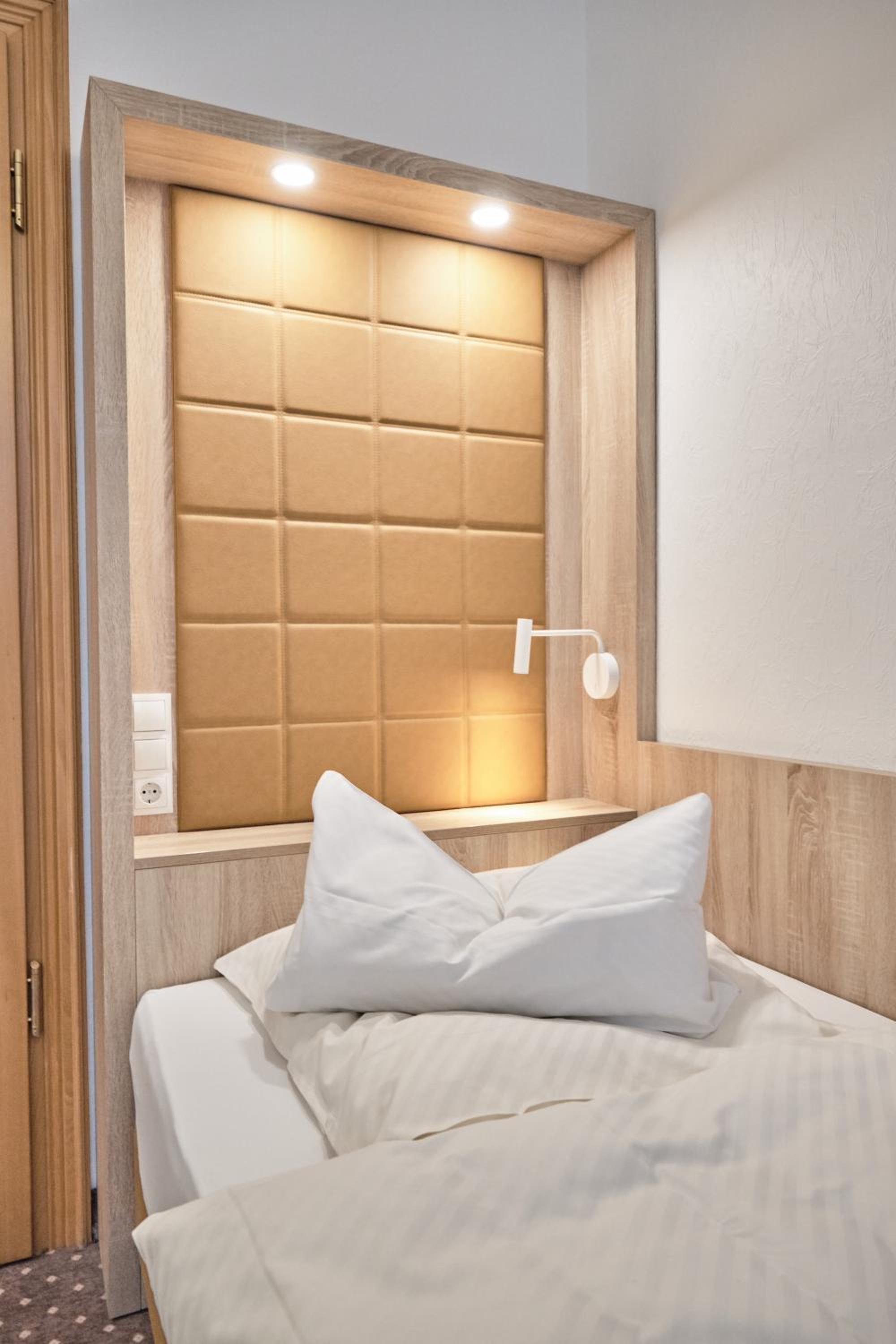 Single Room photo 3