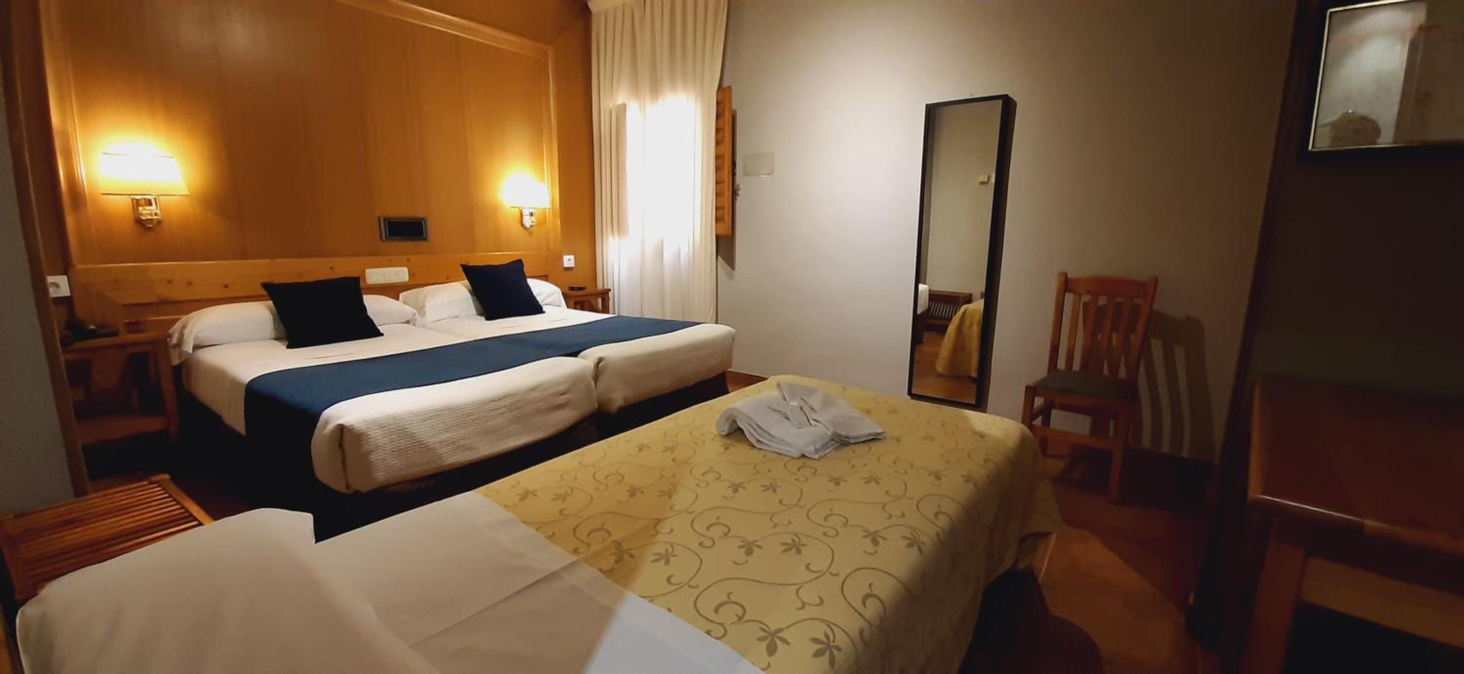 Habitación Doble con Cama Extra
