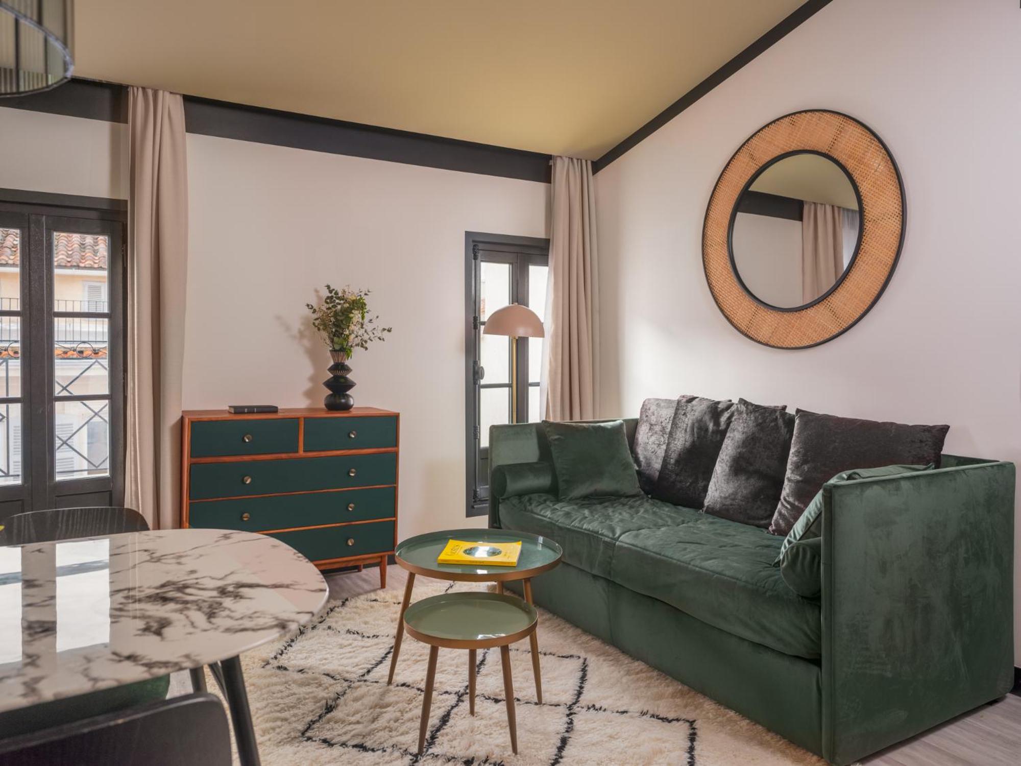 One-Bedroom  Apartment with Terrace photo 2