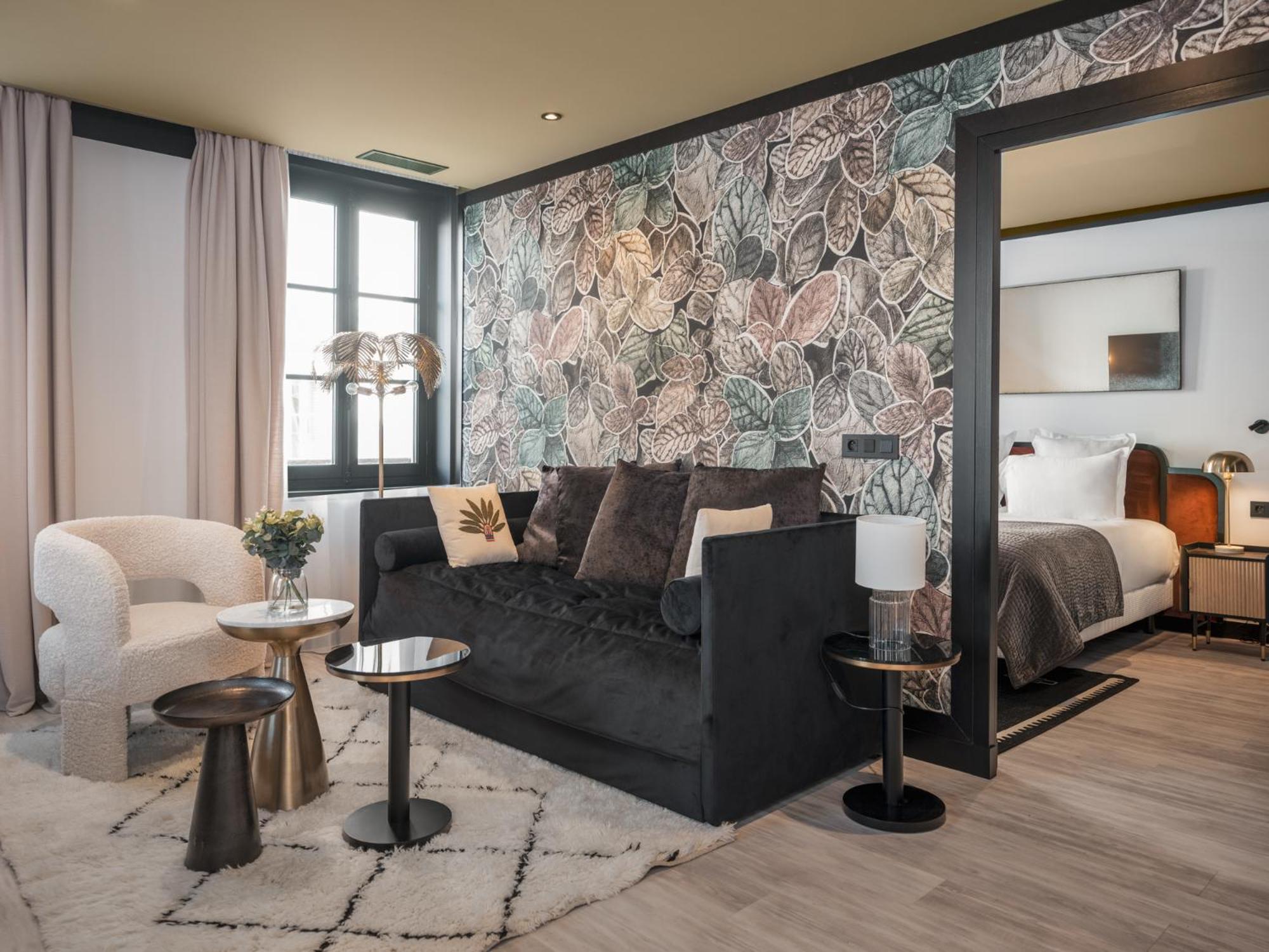 One-Bedroom Apartment - Photo 12