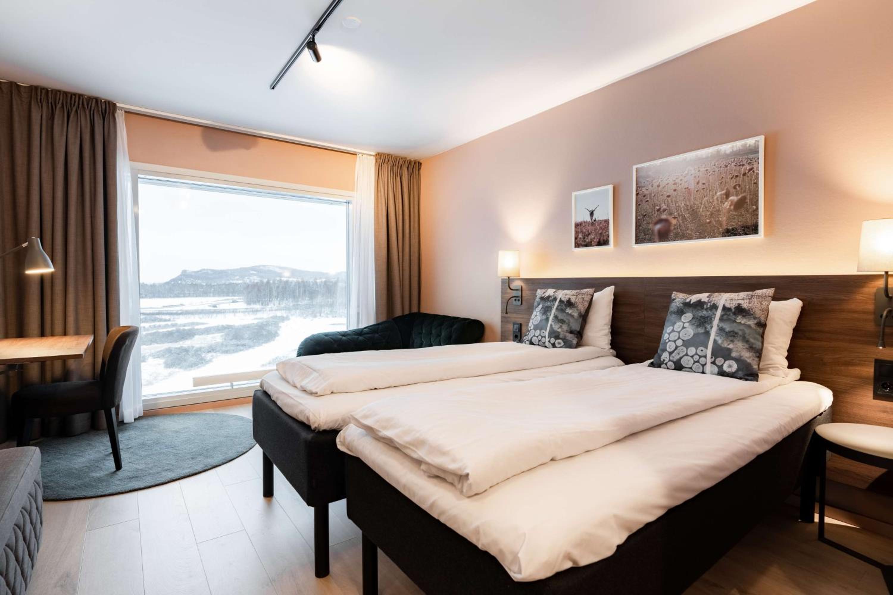 Standard Twin Room - Photo 1