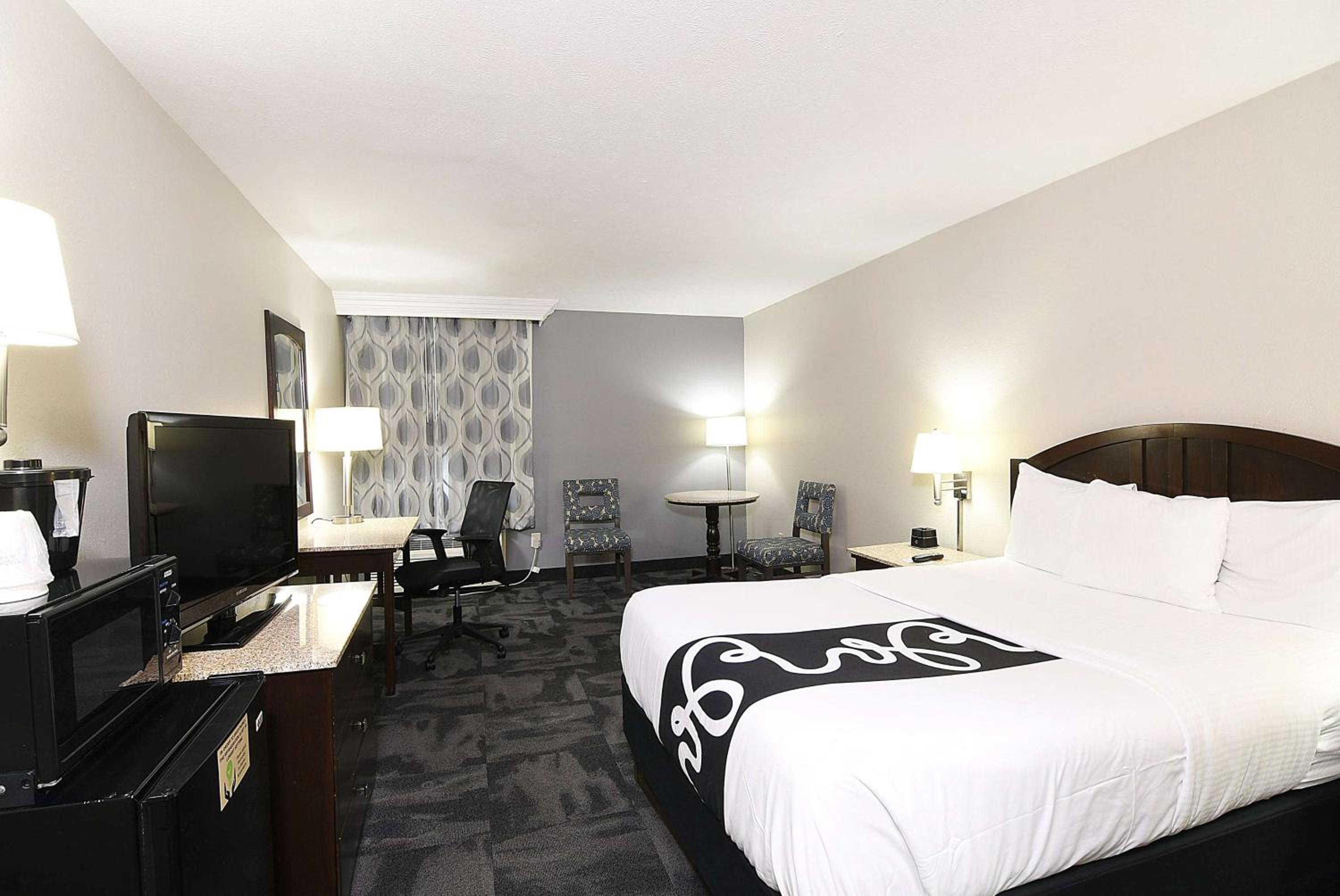 Queen Room - Photo 1