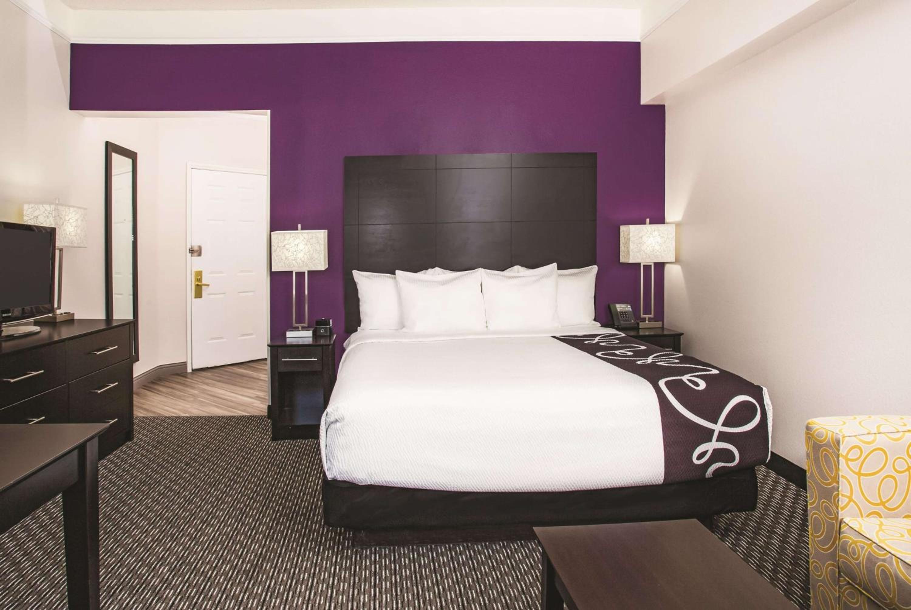 Executive King Room - Non-Smoking - Photo 1