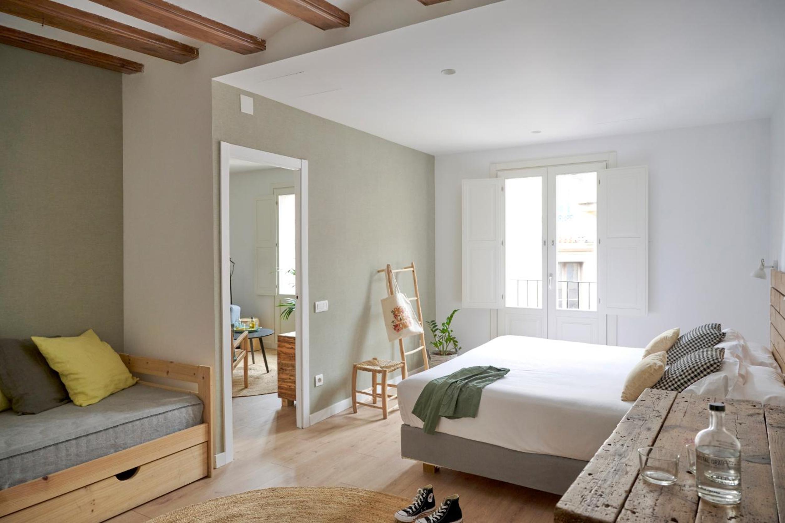Apartamento de una habitación con sala de estar y cocina