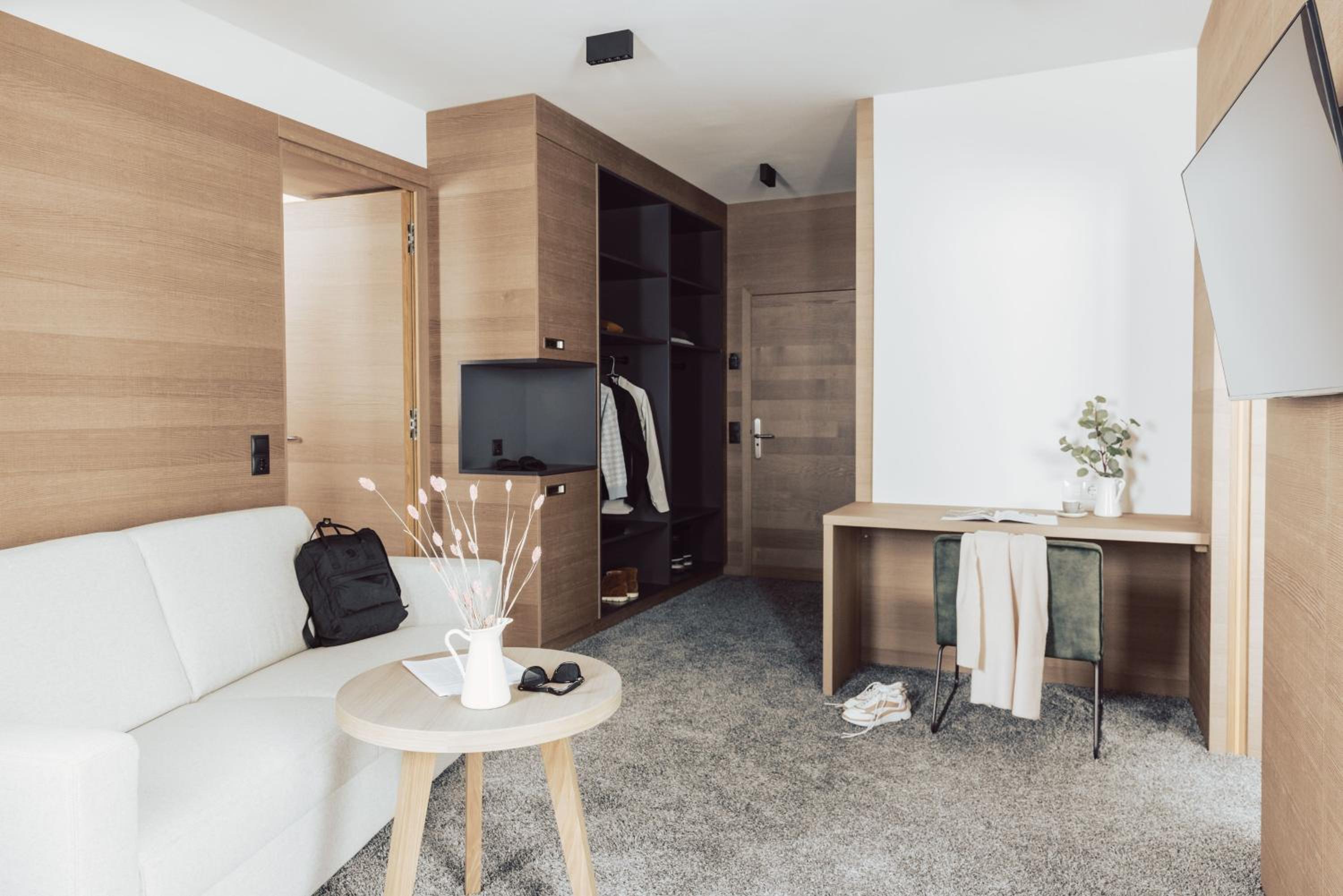 Deluxe Apartment with Living Room and Balcony