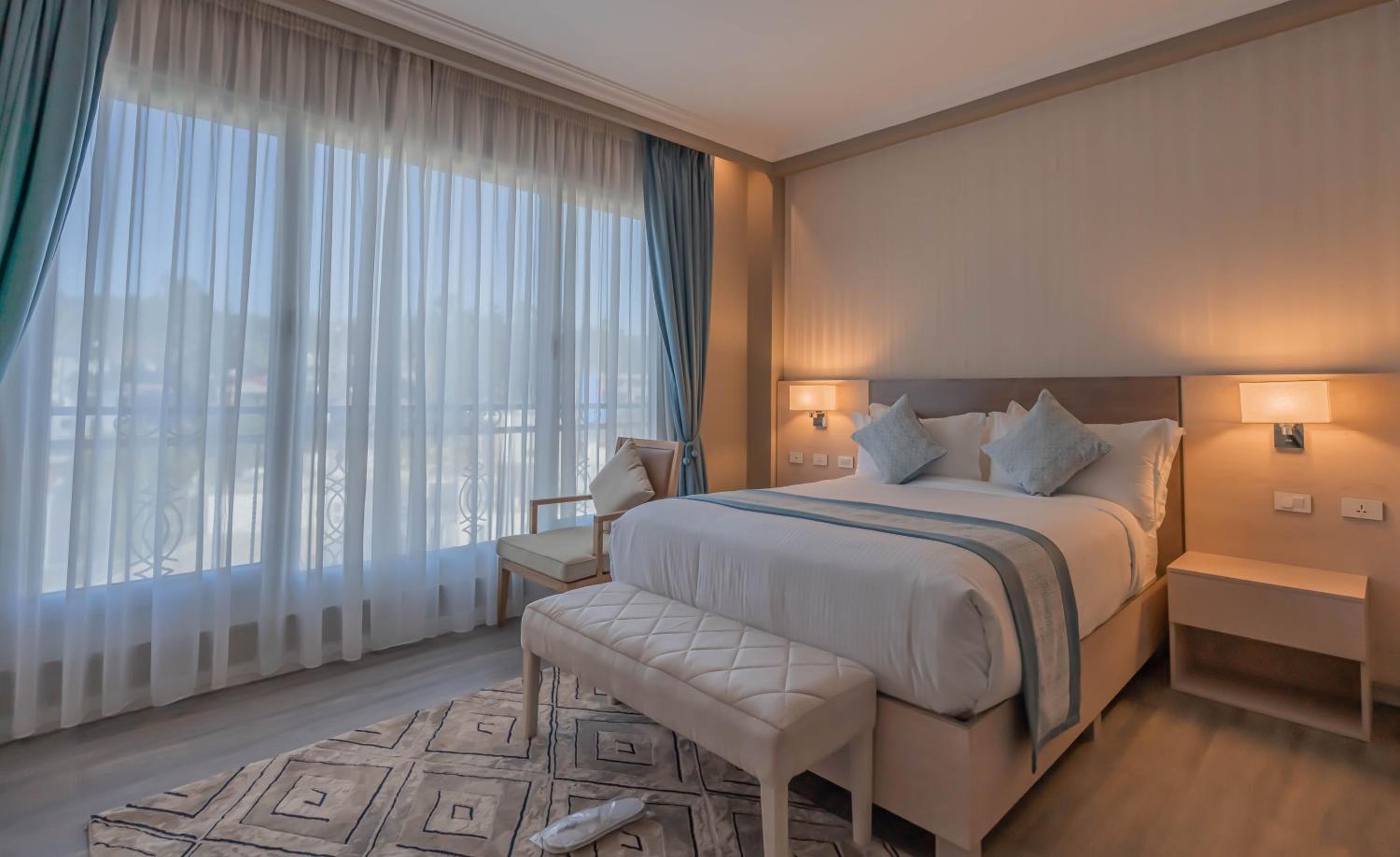 Premium Suite - Photo 7