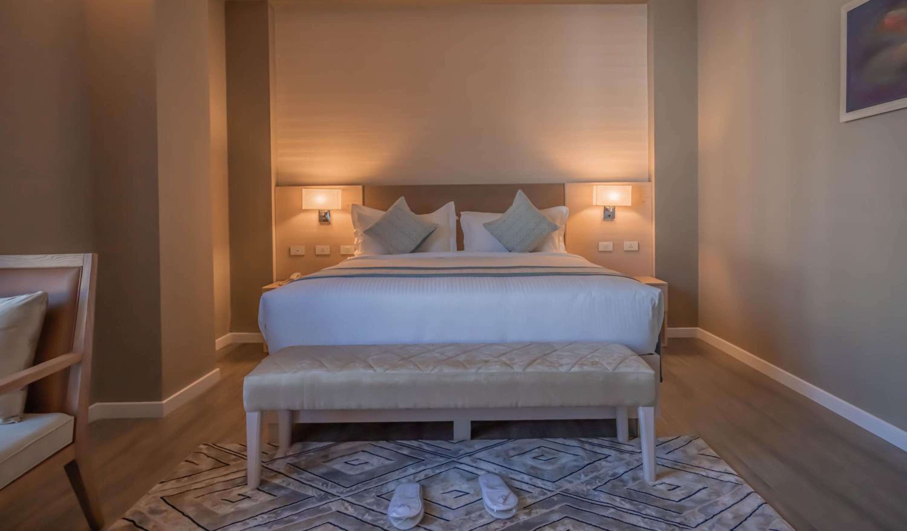 Queen Room - Photo 8