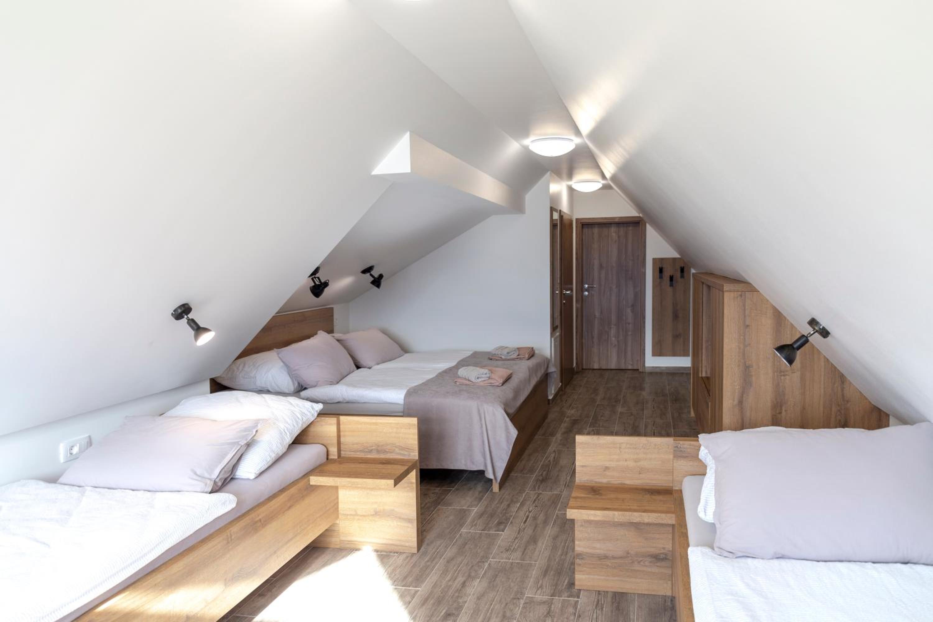 Quadruple Room with Mountain View photo 3