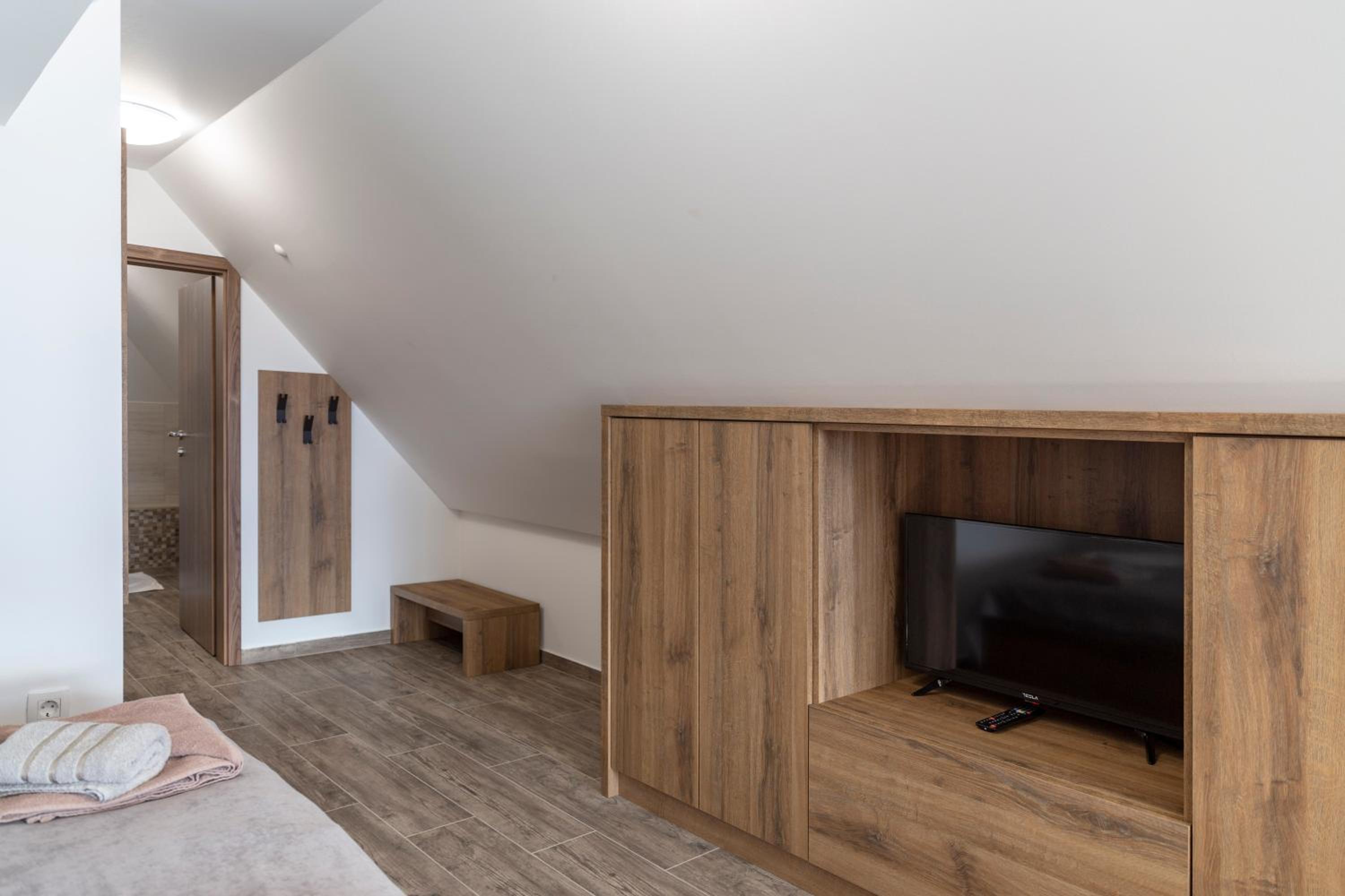 Quadruple Room with Mountain View photo 2