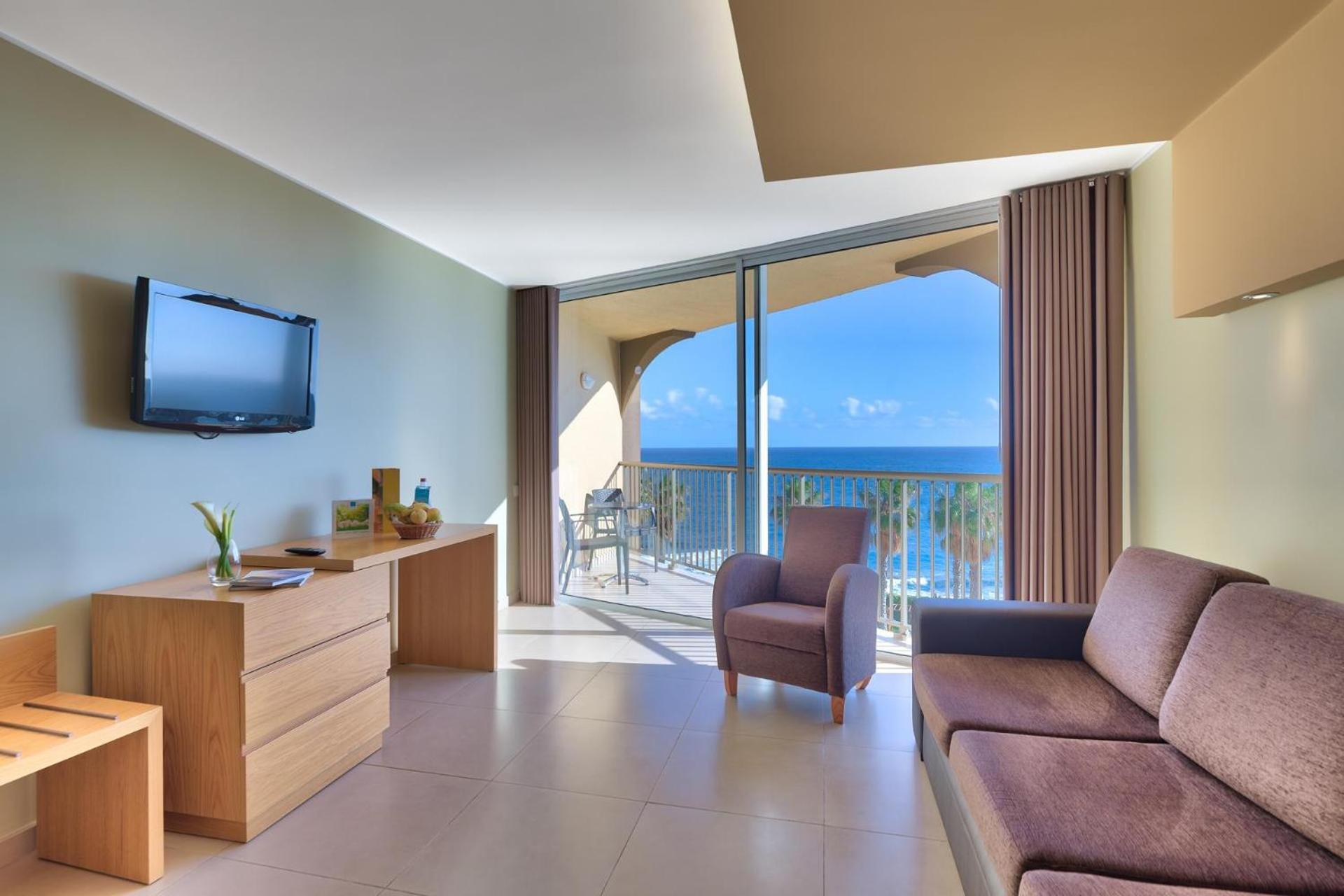 Suite with Sea View - Photo 4