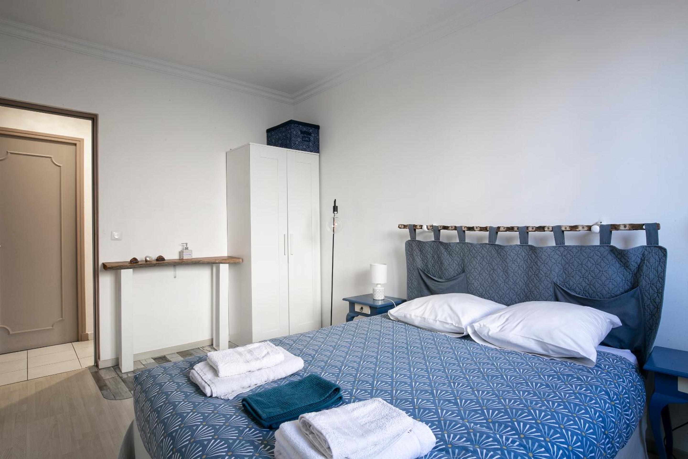 Standard Double Room with Shared Bathroom
