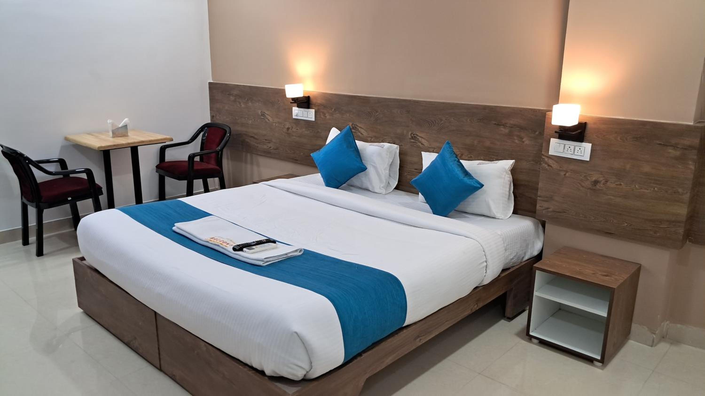 Deluxe Double Room with Balcony photo 1