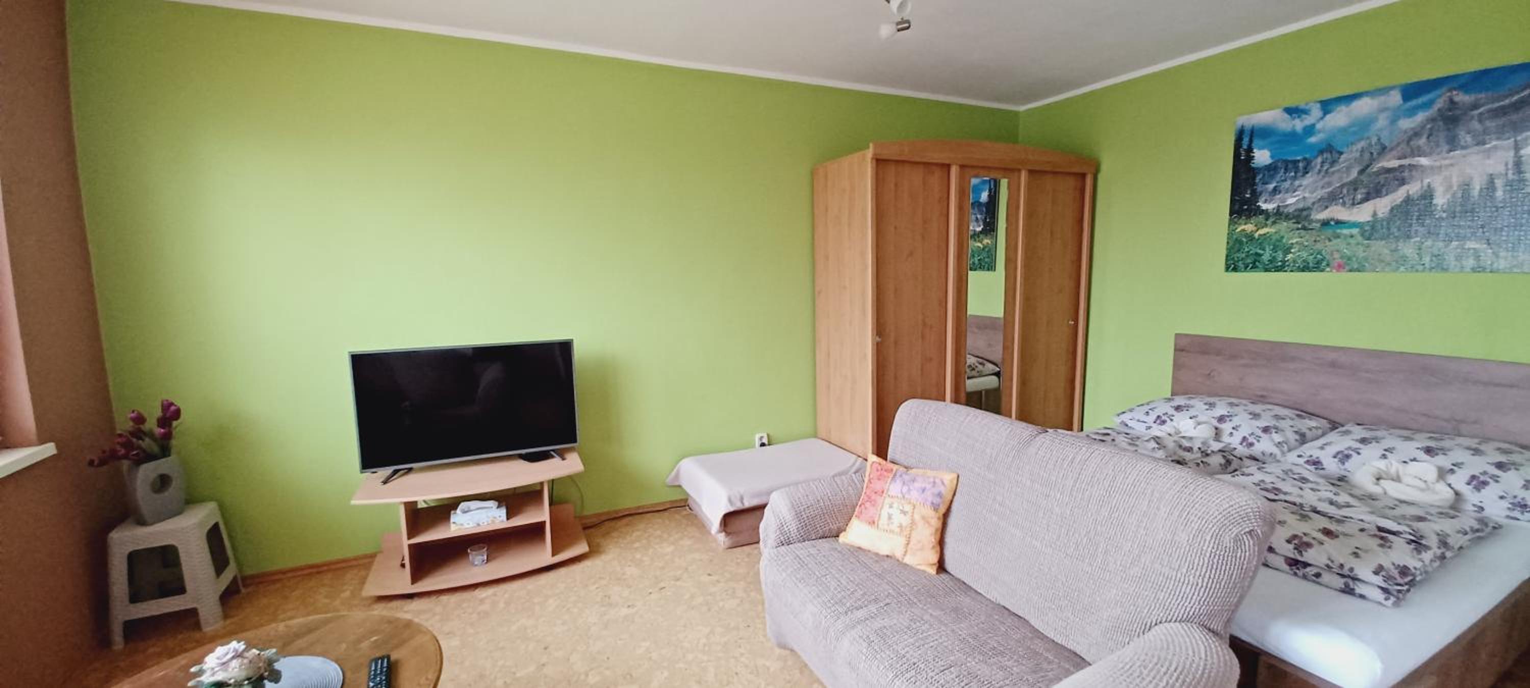 Studio Apartment - Photo 18