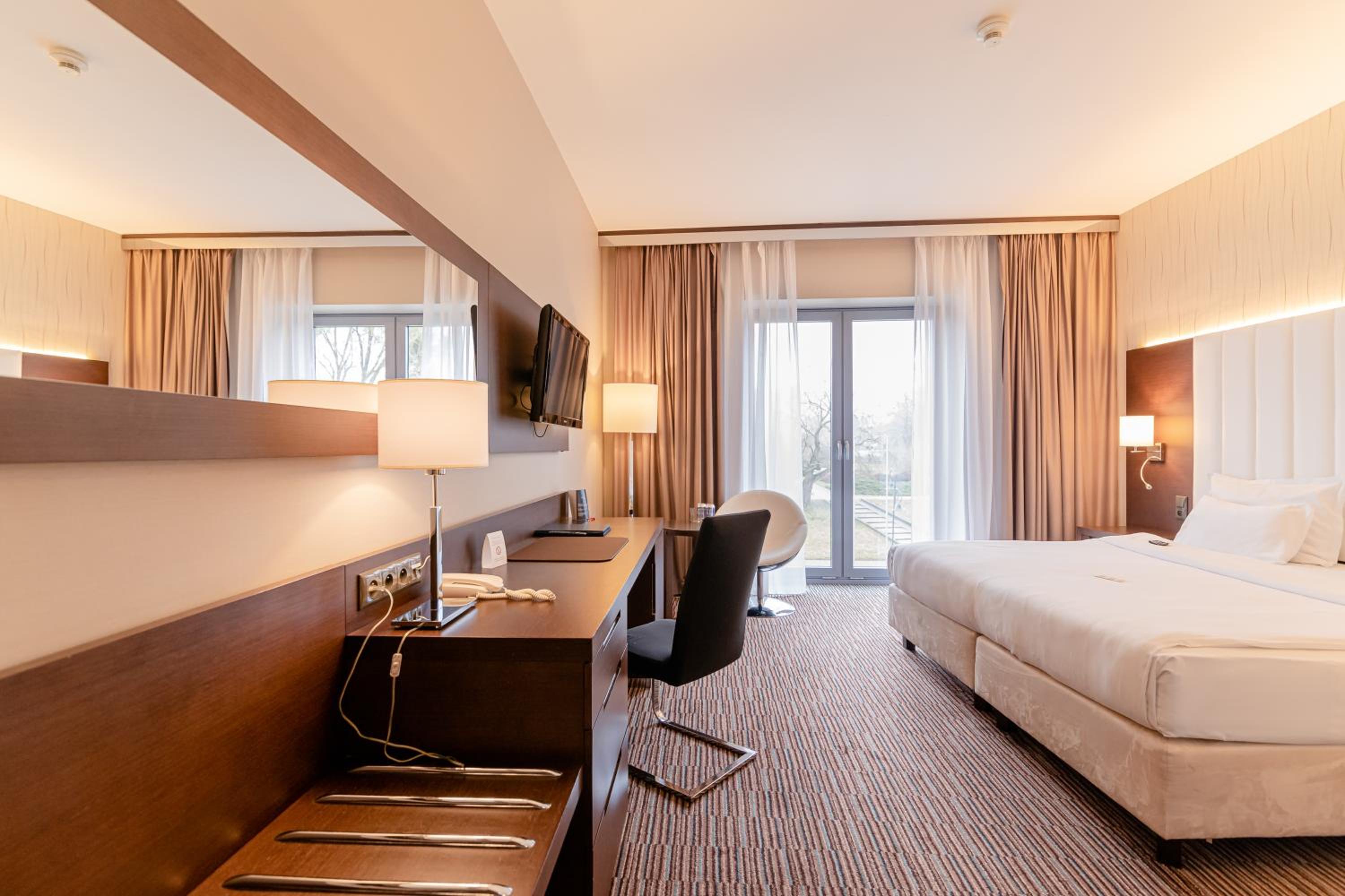 Deluxe Double or Twin Room - Photo 1