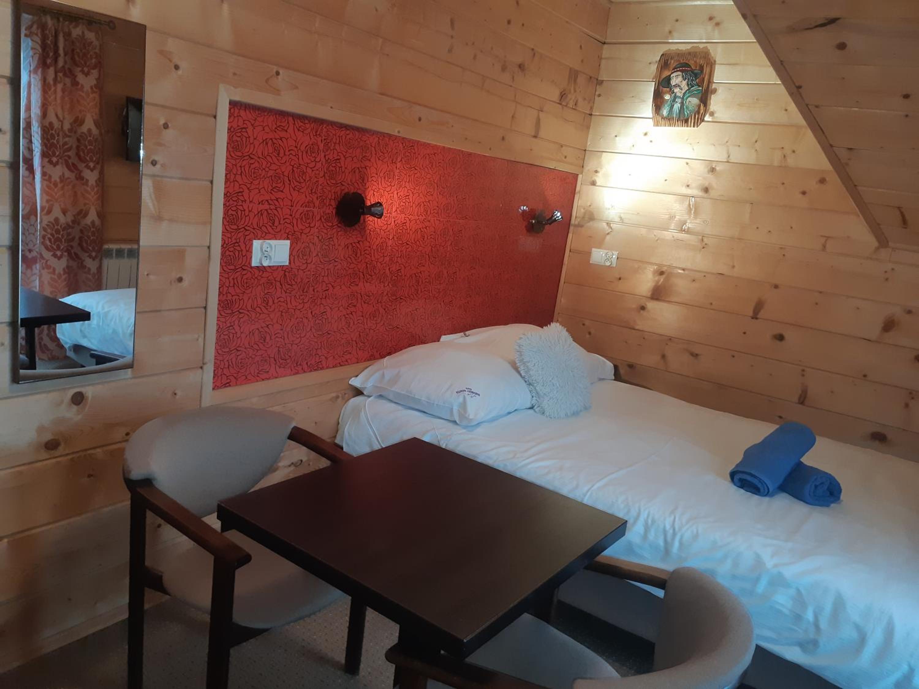 Superior Double Room with Bathroom - Photo 4