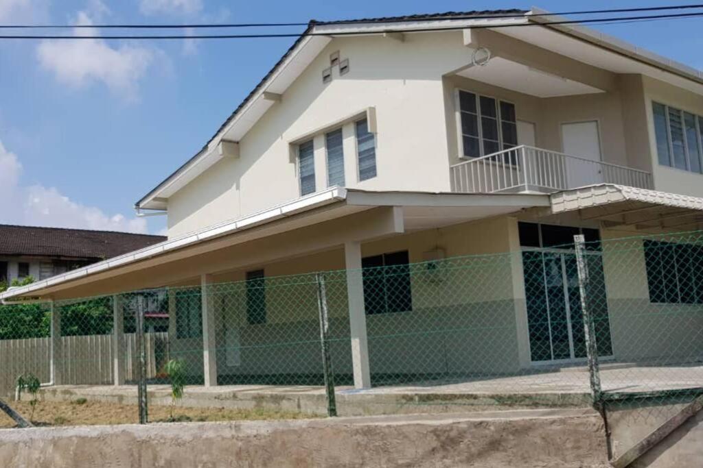 Four-Bedroom House photo 1