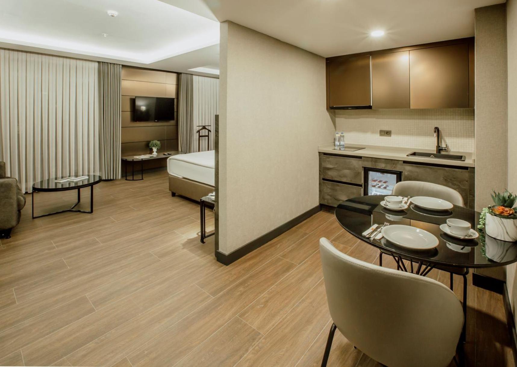 Deluxe Suite