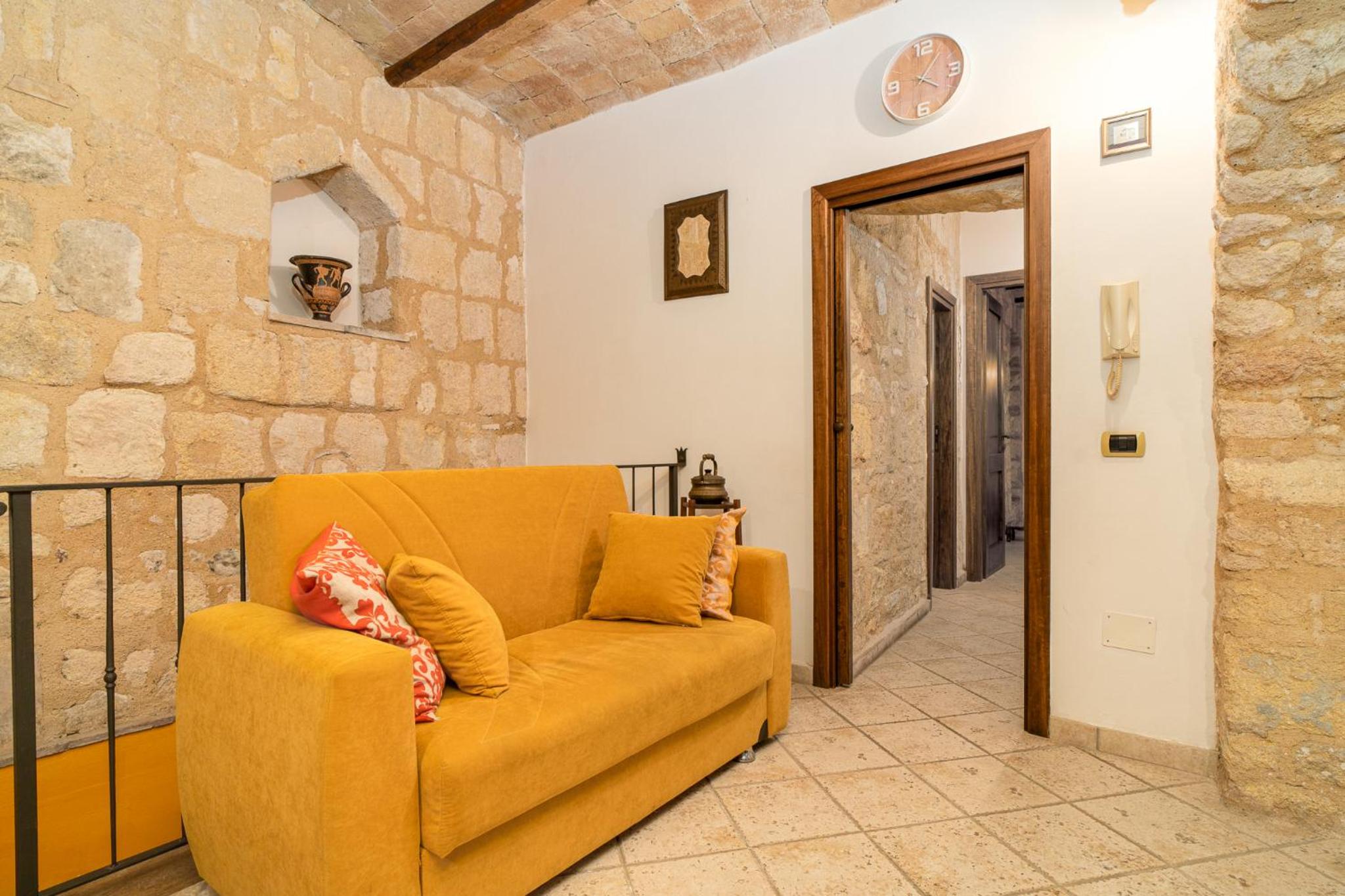 Two-Bedroom House - Photo 15