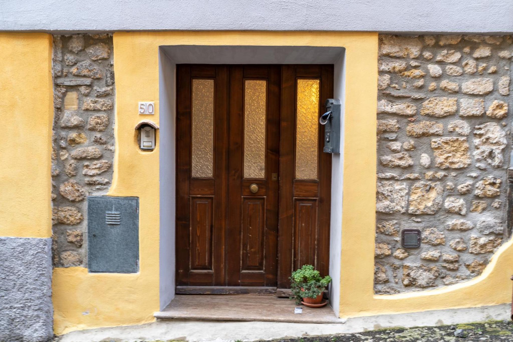 Two-Bedroom House - Photo 19