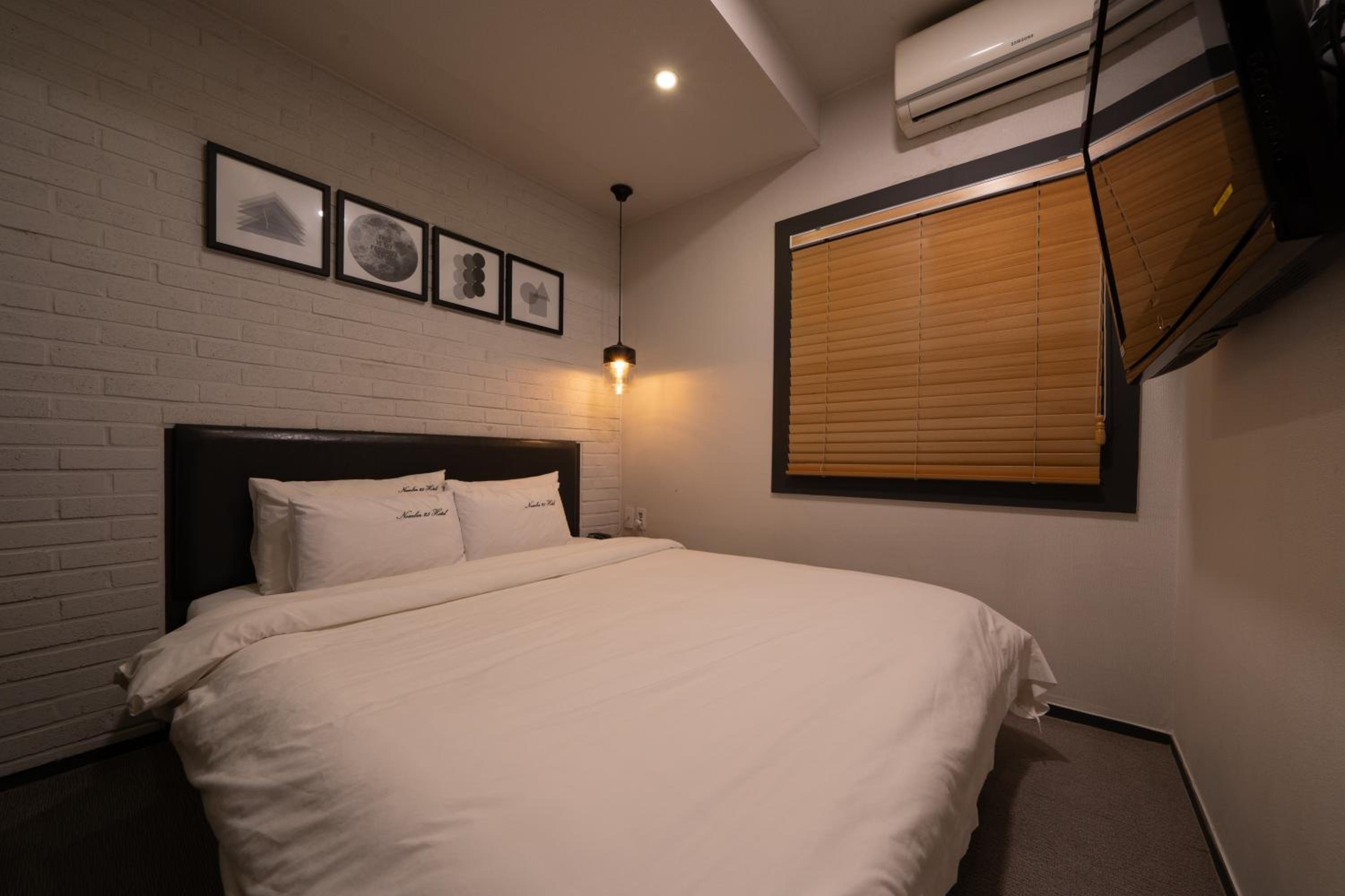 Deluxe Room - Photo 2
