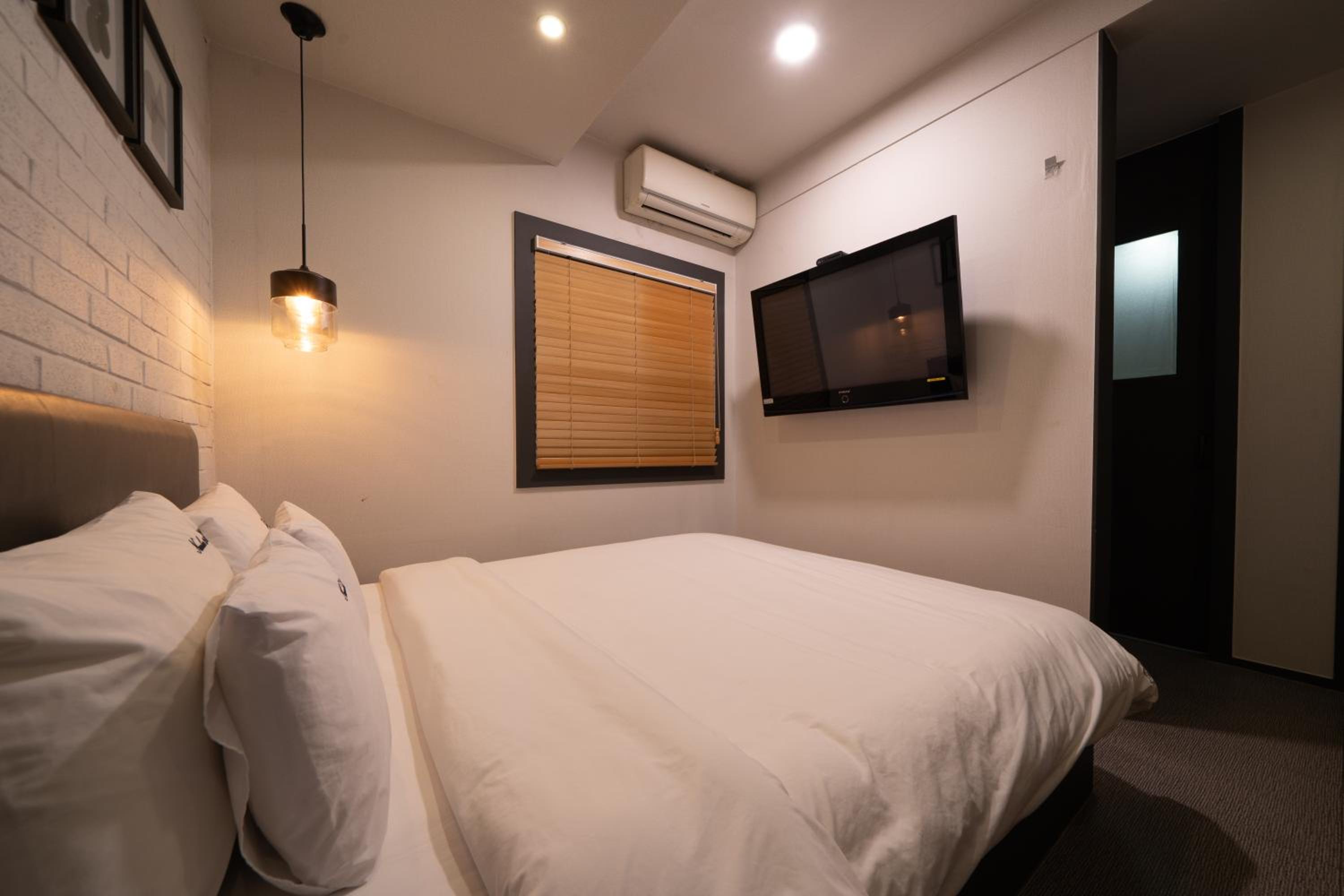 Deluxe Room - Photo 6