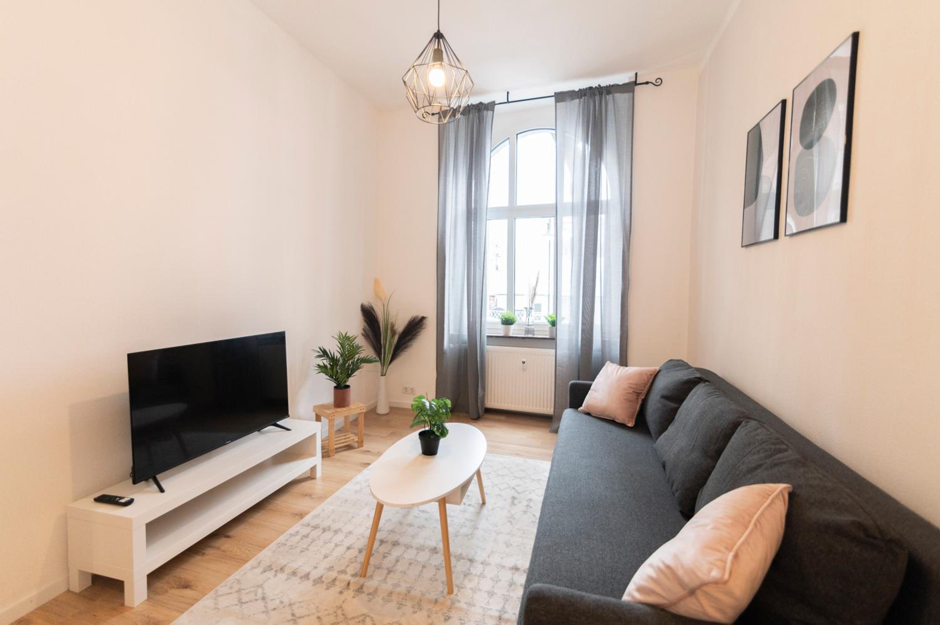Three-Bedroom Apartment photo 1