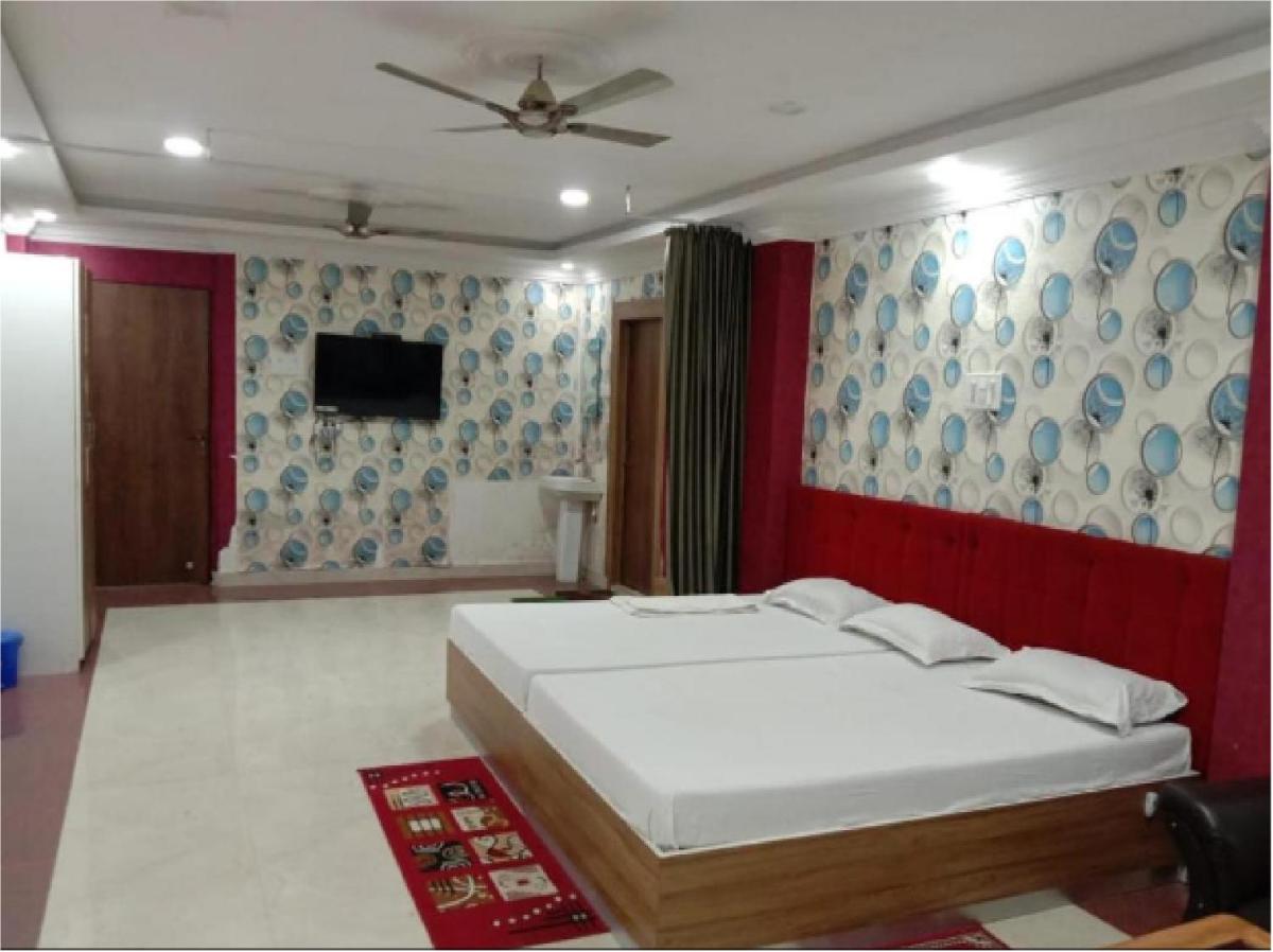 Budget Double Room photo 2