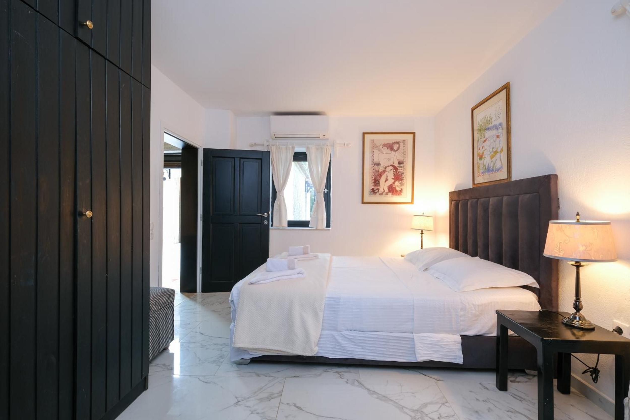 Villa with Sea View photo 3