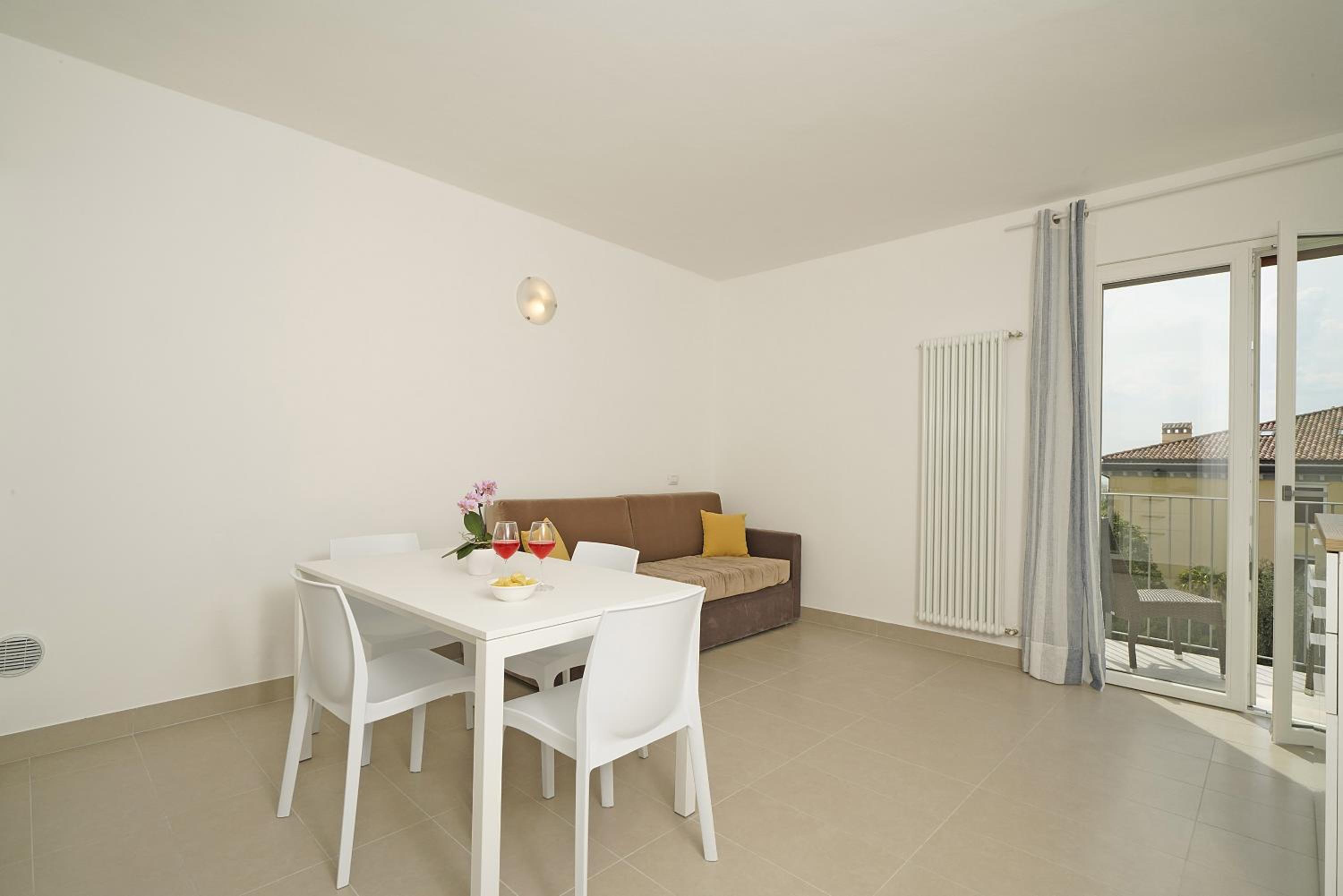 One-Bedroom Apartment with Partial Lake View photo 1