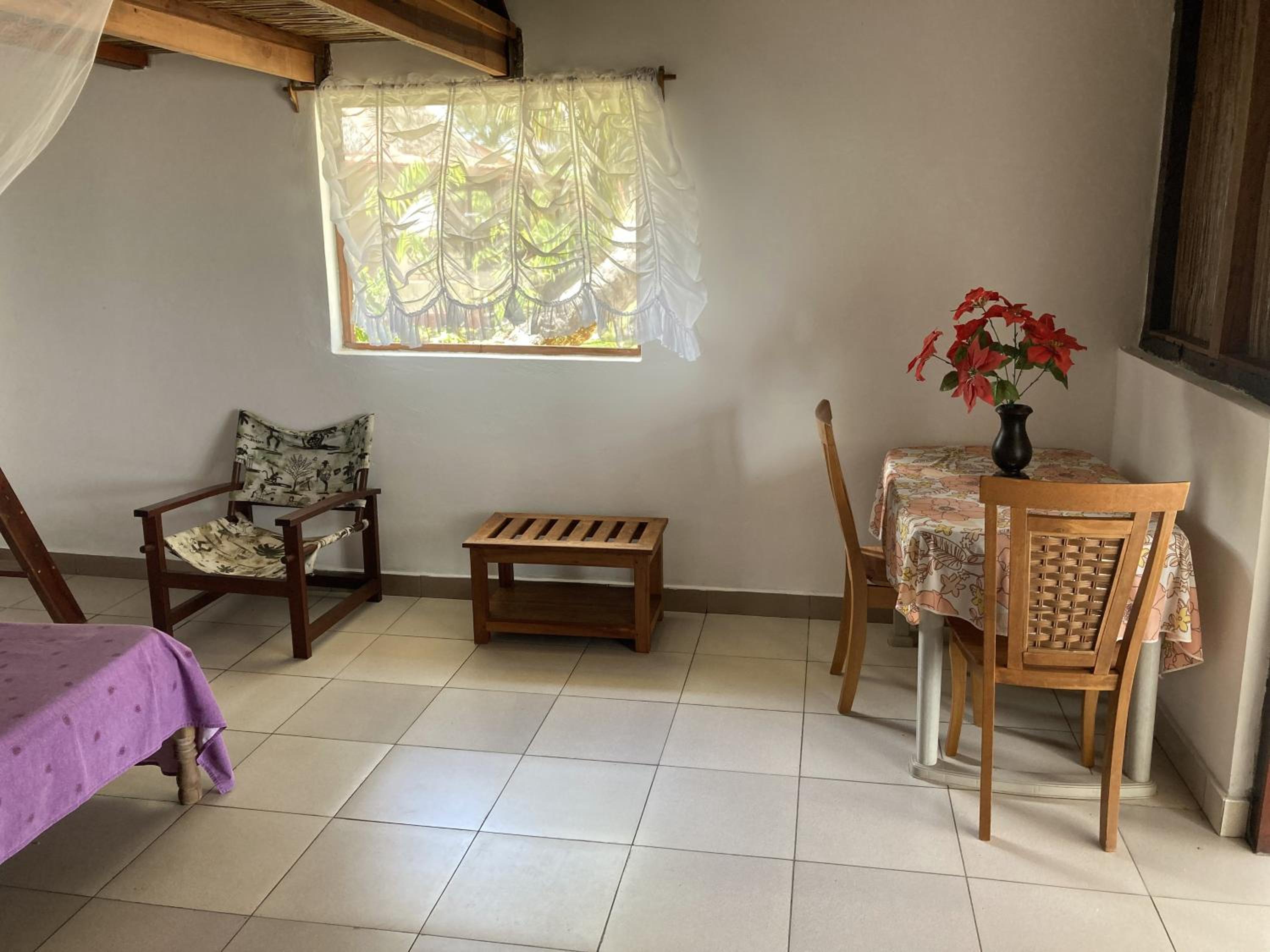 One-Bedroom House photo 1