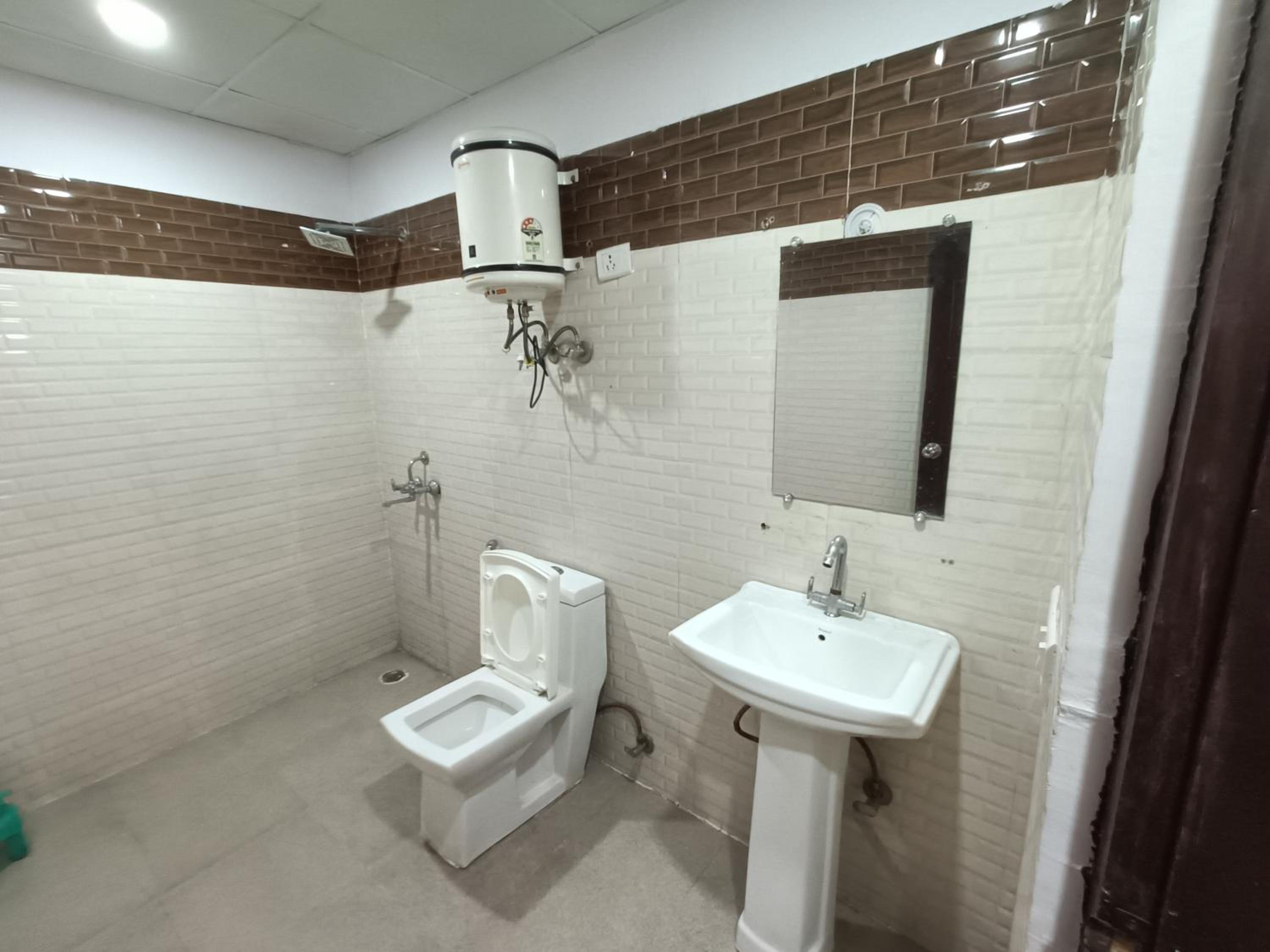 Deluxe Double Room with Bath photo 2