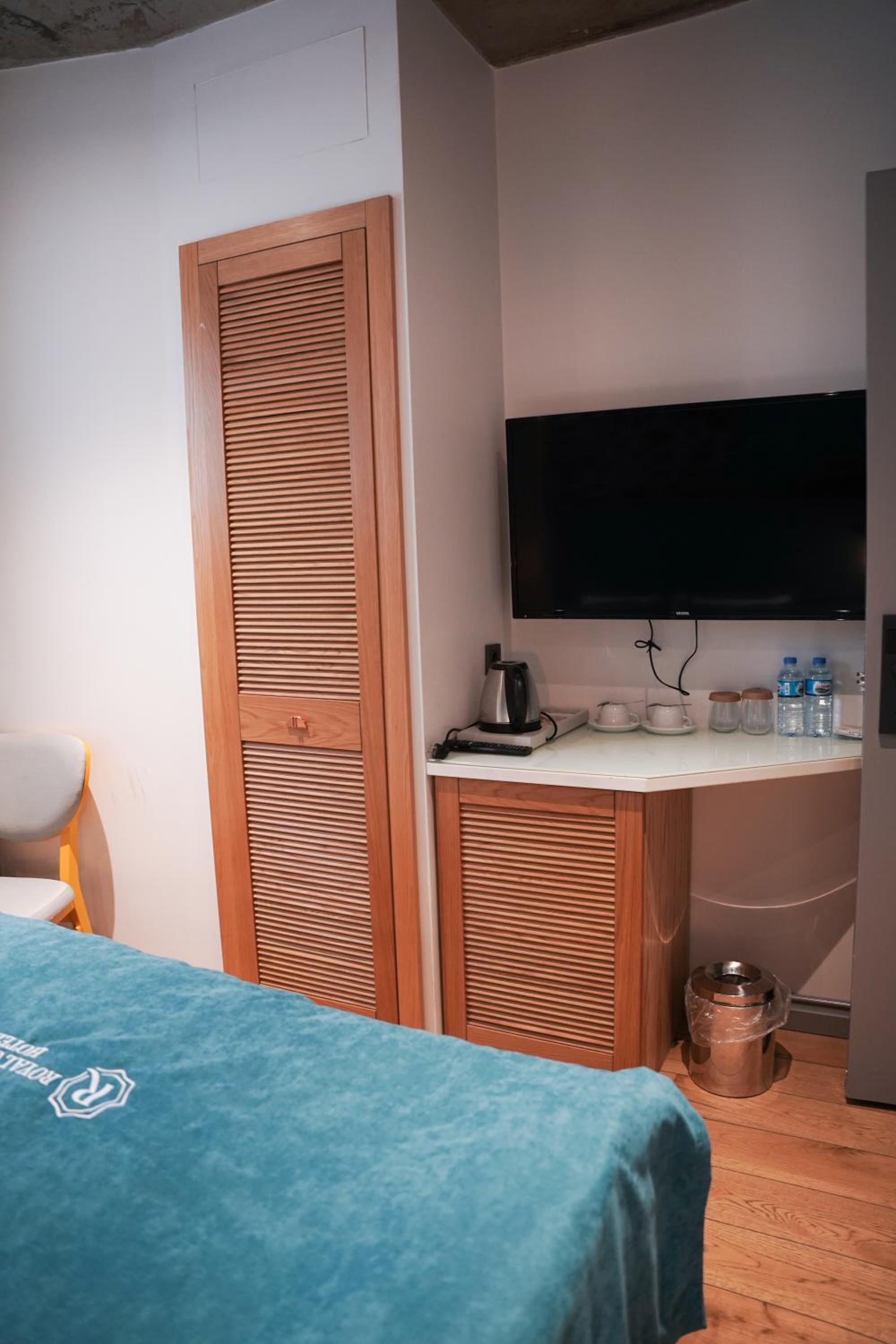 Budget Double Room photo 3