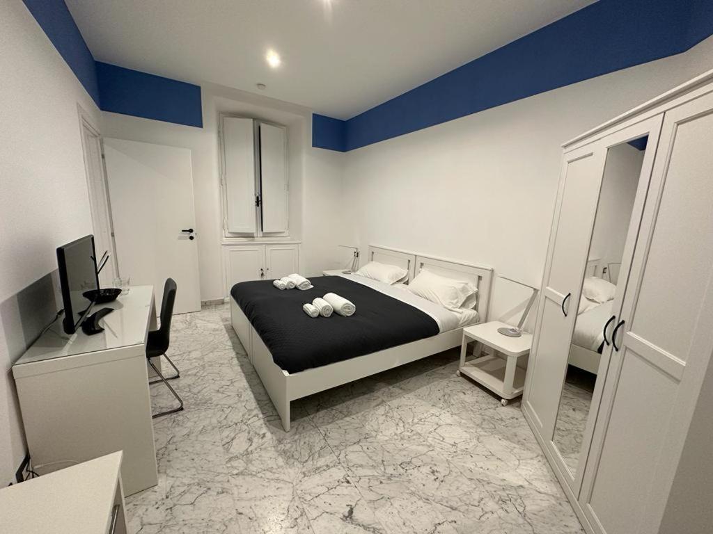 Quadruple Room with Private Bathroom