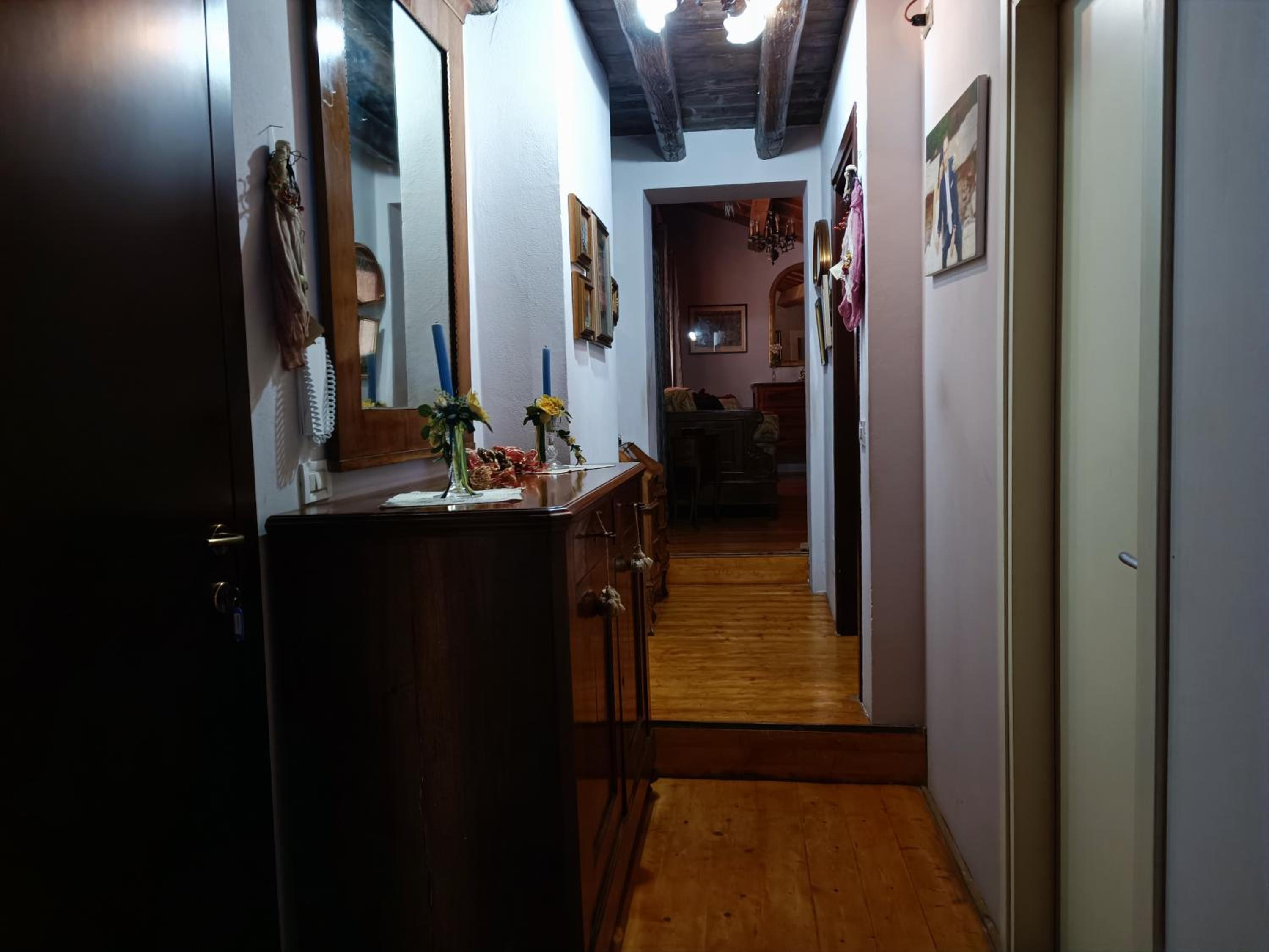 Double Room with Private Bathroom - Photo 10
