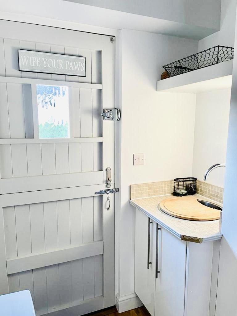 One-Bedroom Apartment with Garden View photo 2