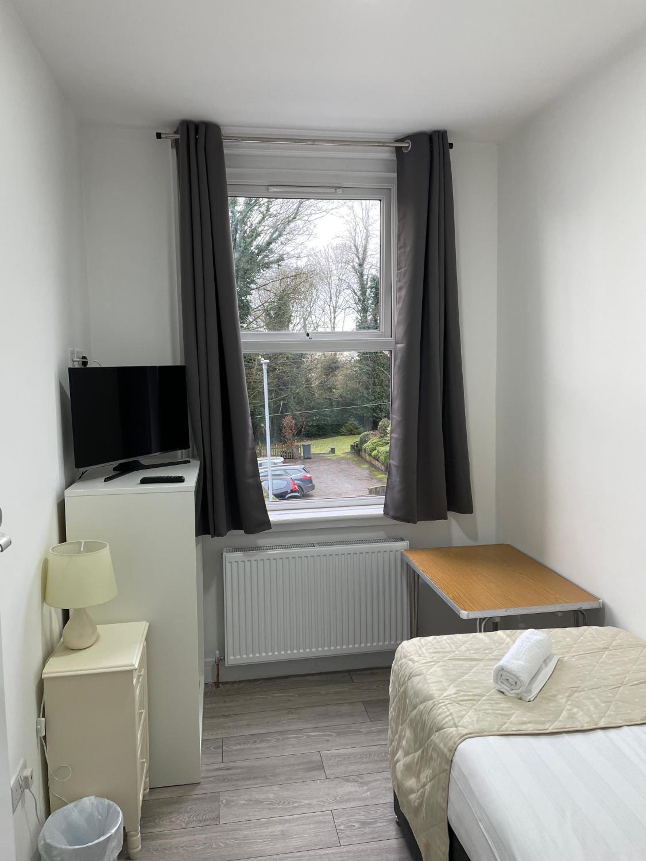 Single Room with Private External Bathroom photo 2