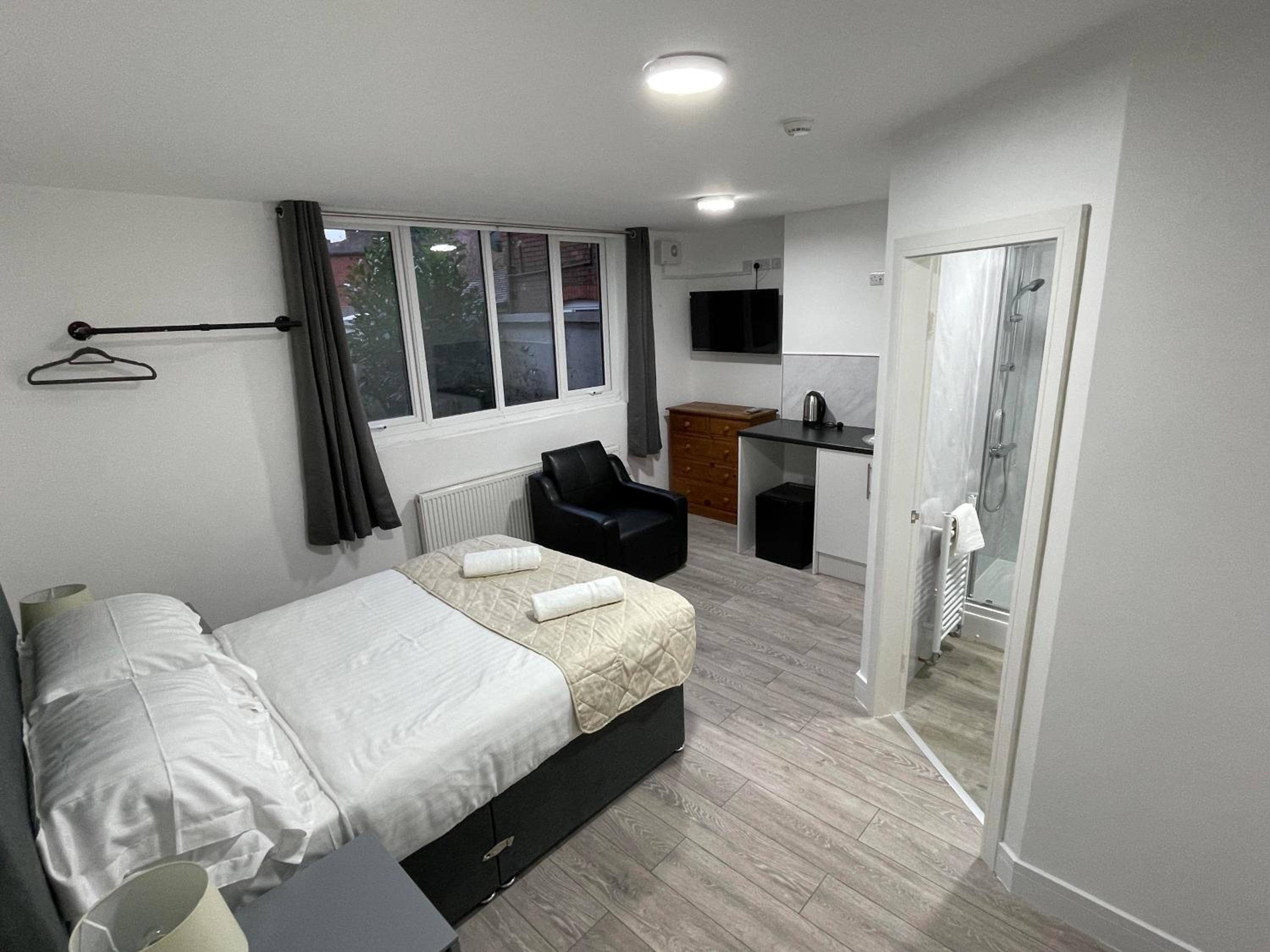 Double Room with Private Bathroom photo 2