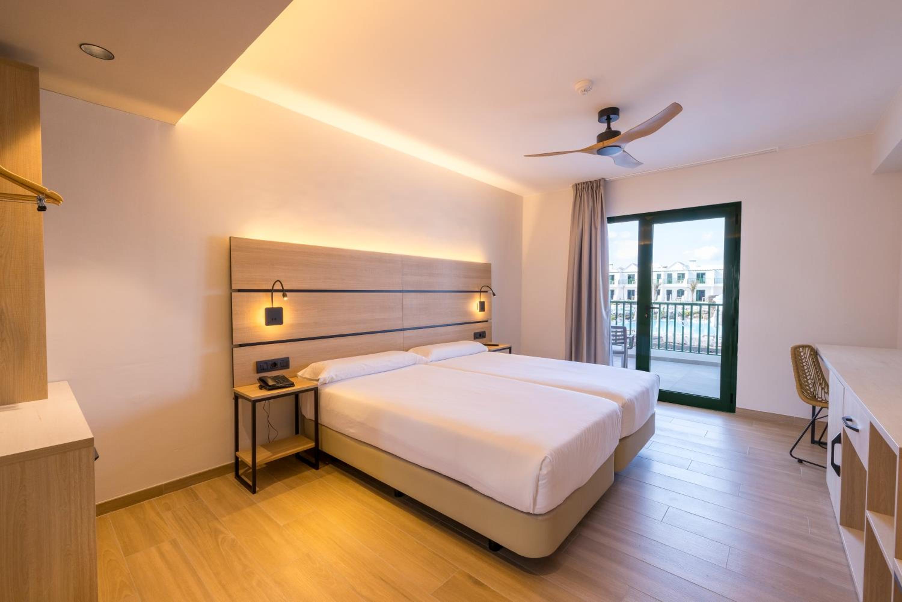 Suite con vista a la piscina