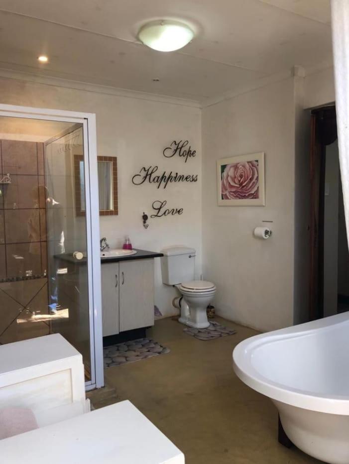 Deluxe King Room photo 2