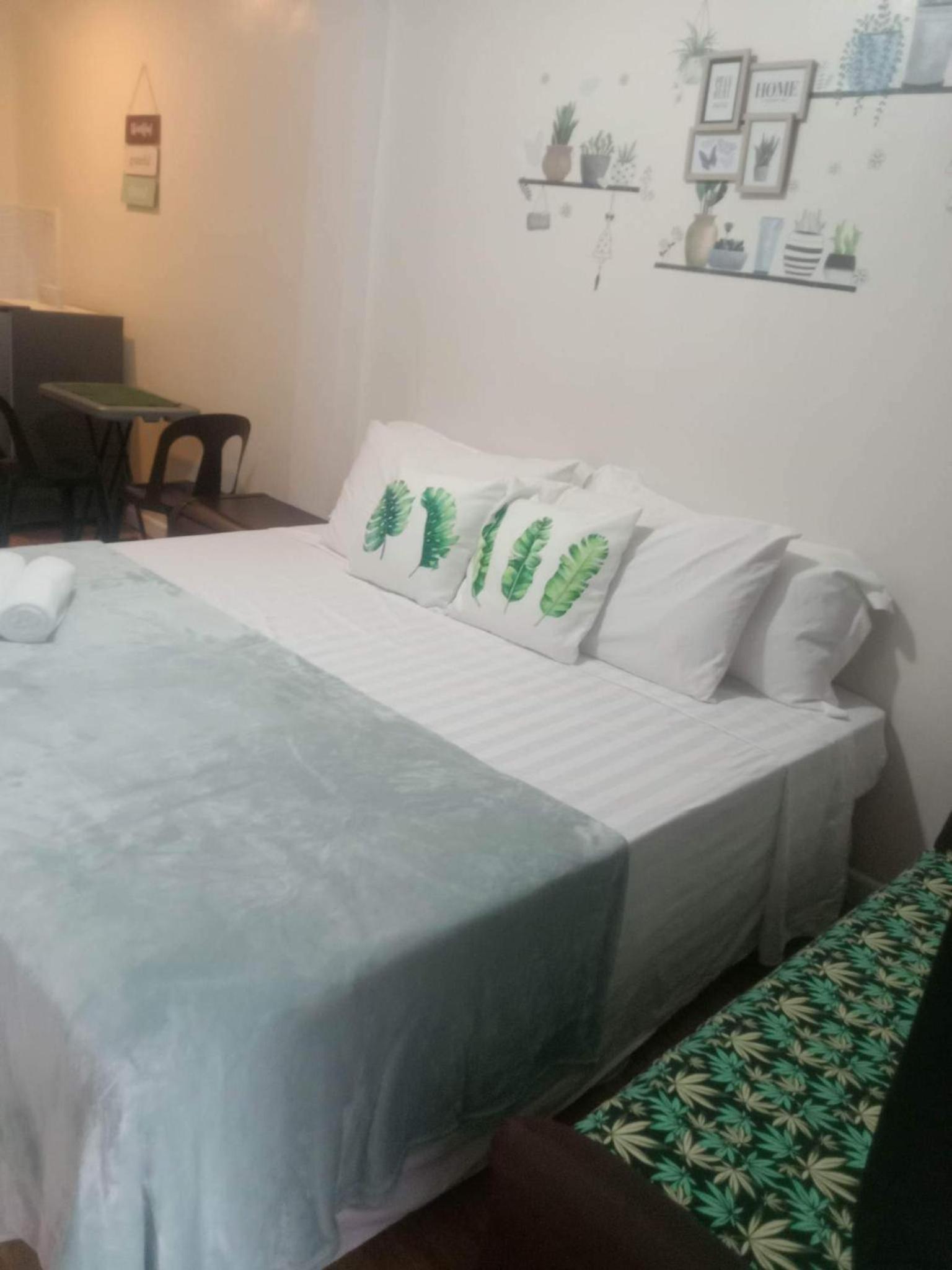 Queen Room photo 1