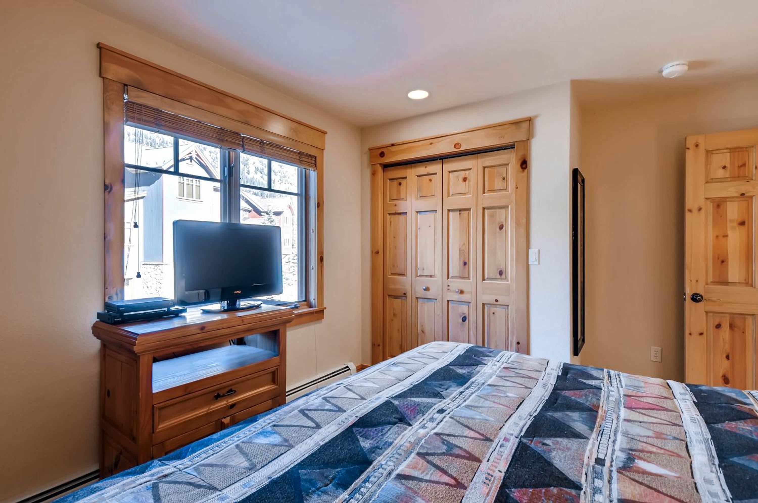 Four-Bedroom House photo 2