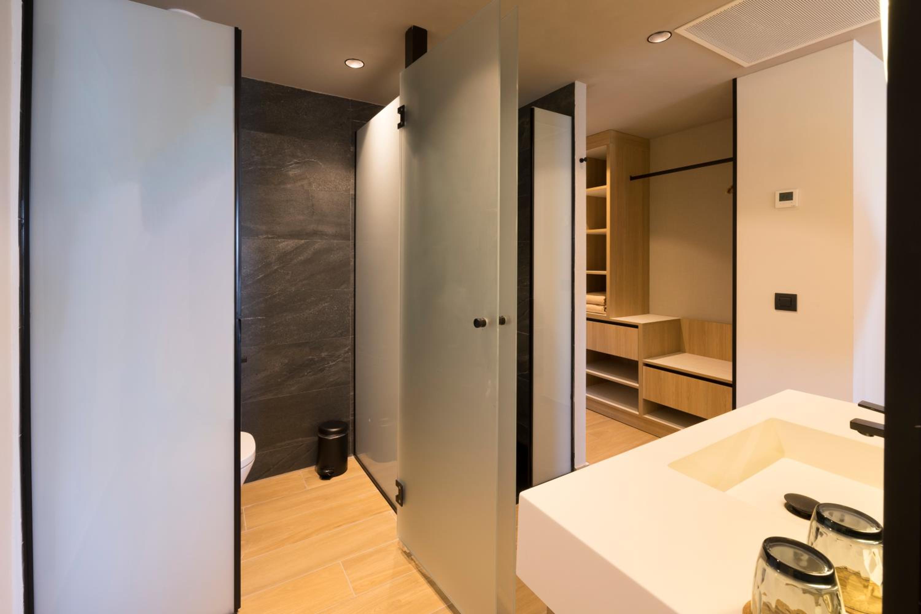 Habitación Triple Superior con vista a la piscina