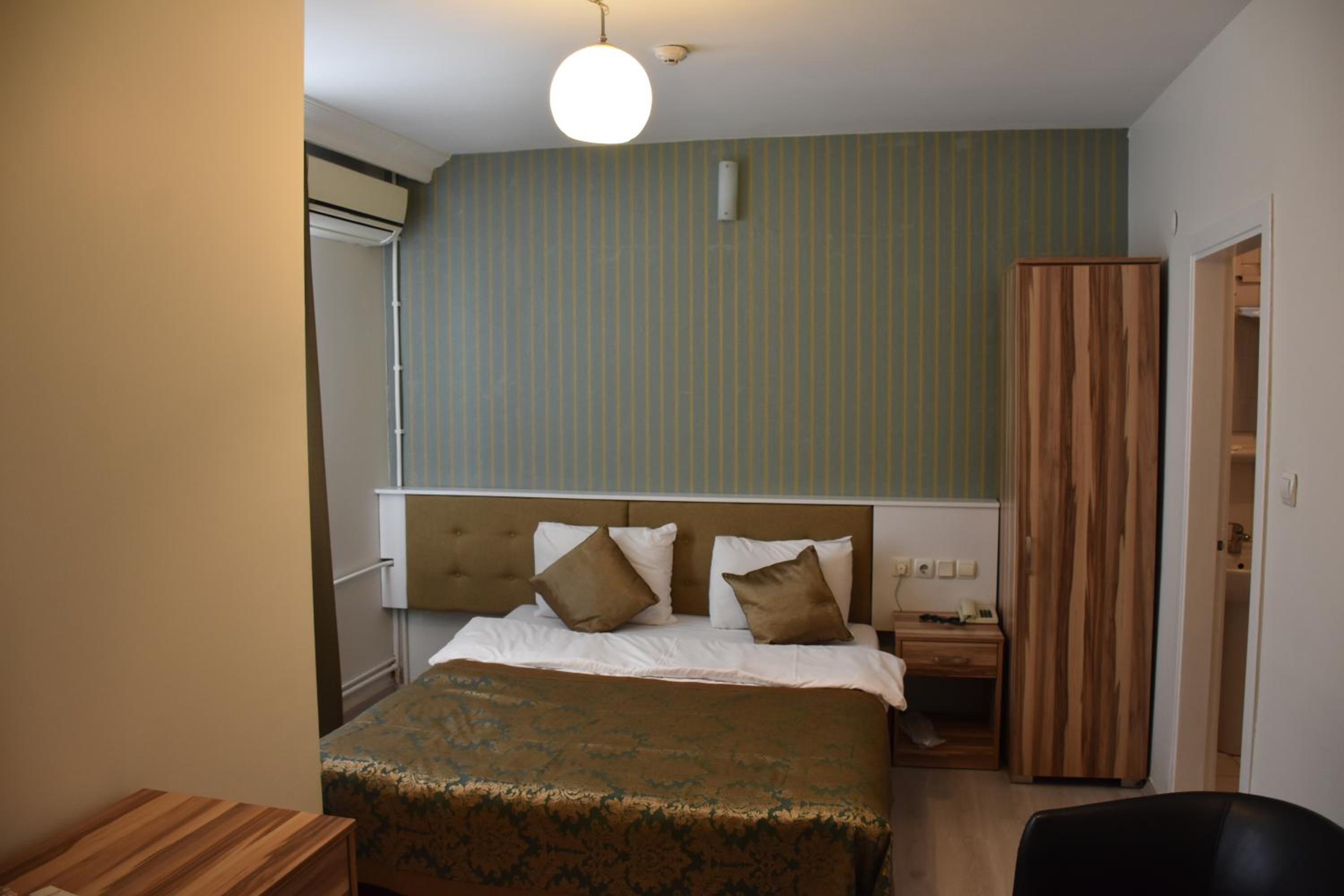 Standard Double Room photo 3