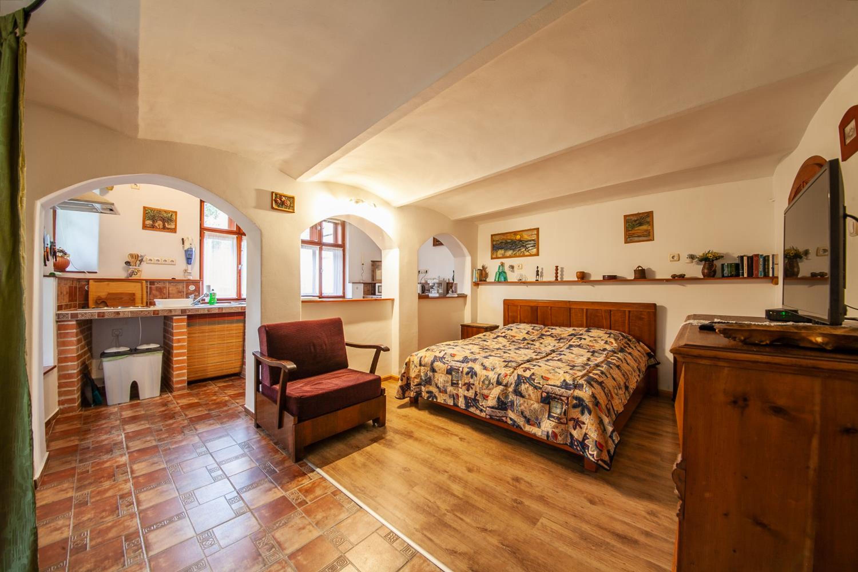 Studio Apartment photo 1
