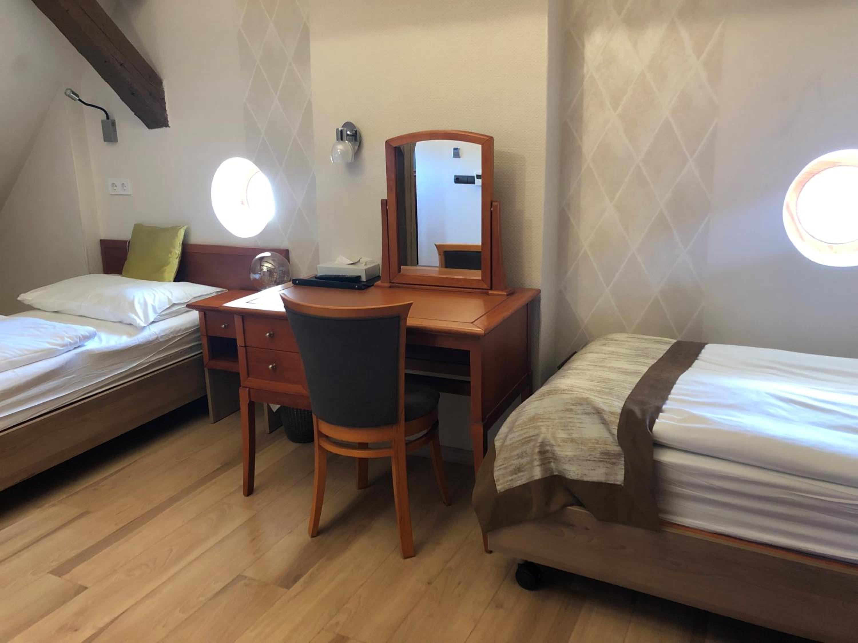 Standard Double or Twin Room - Photo 4