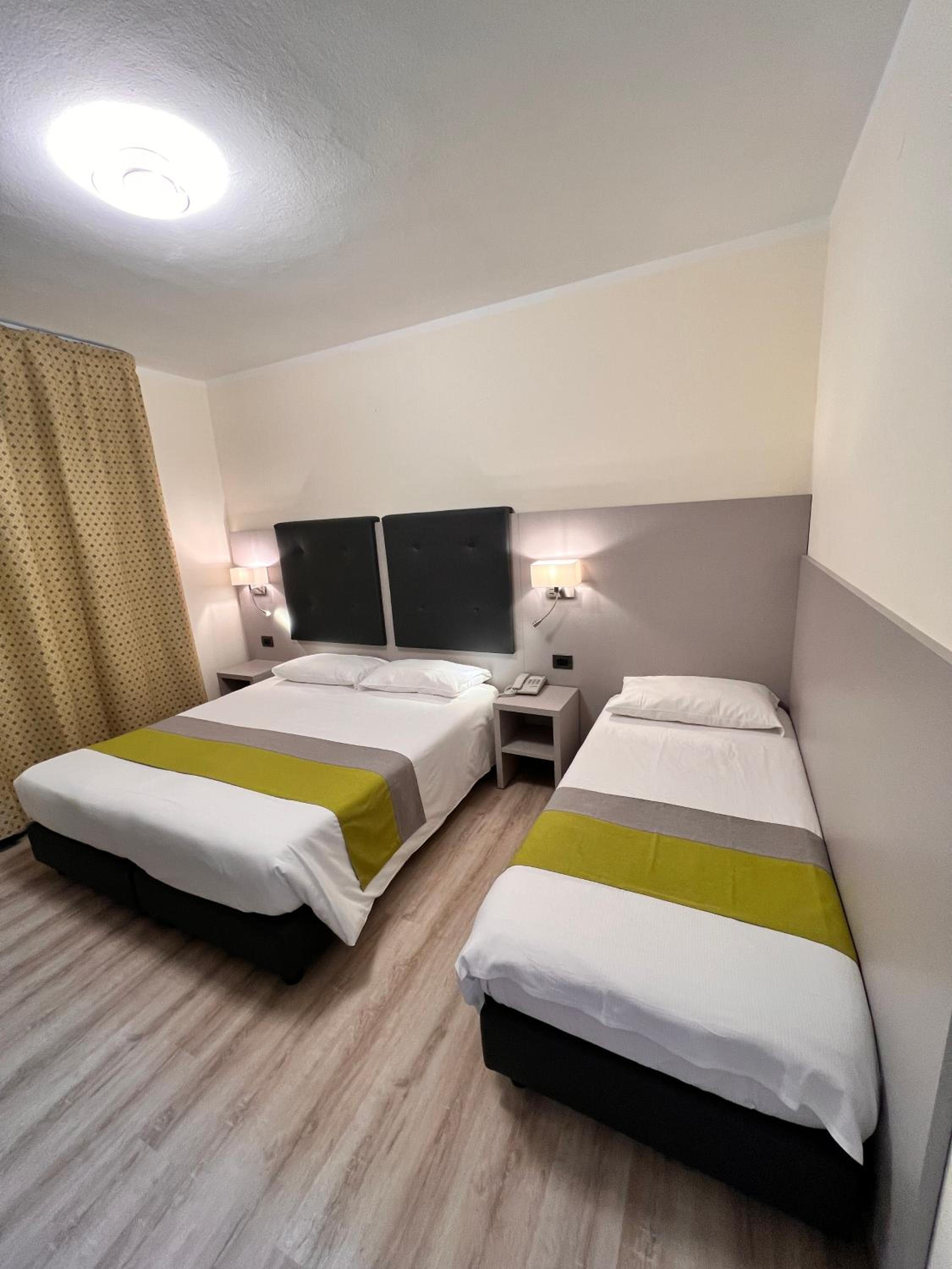 Triple Room - Photo 9