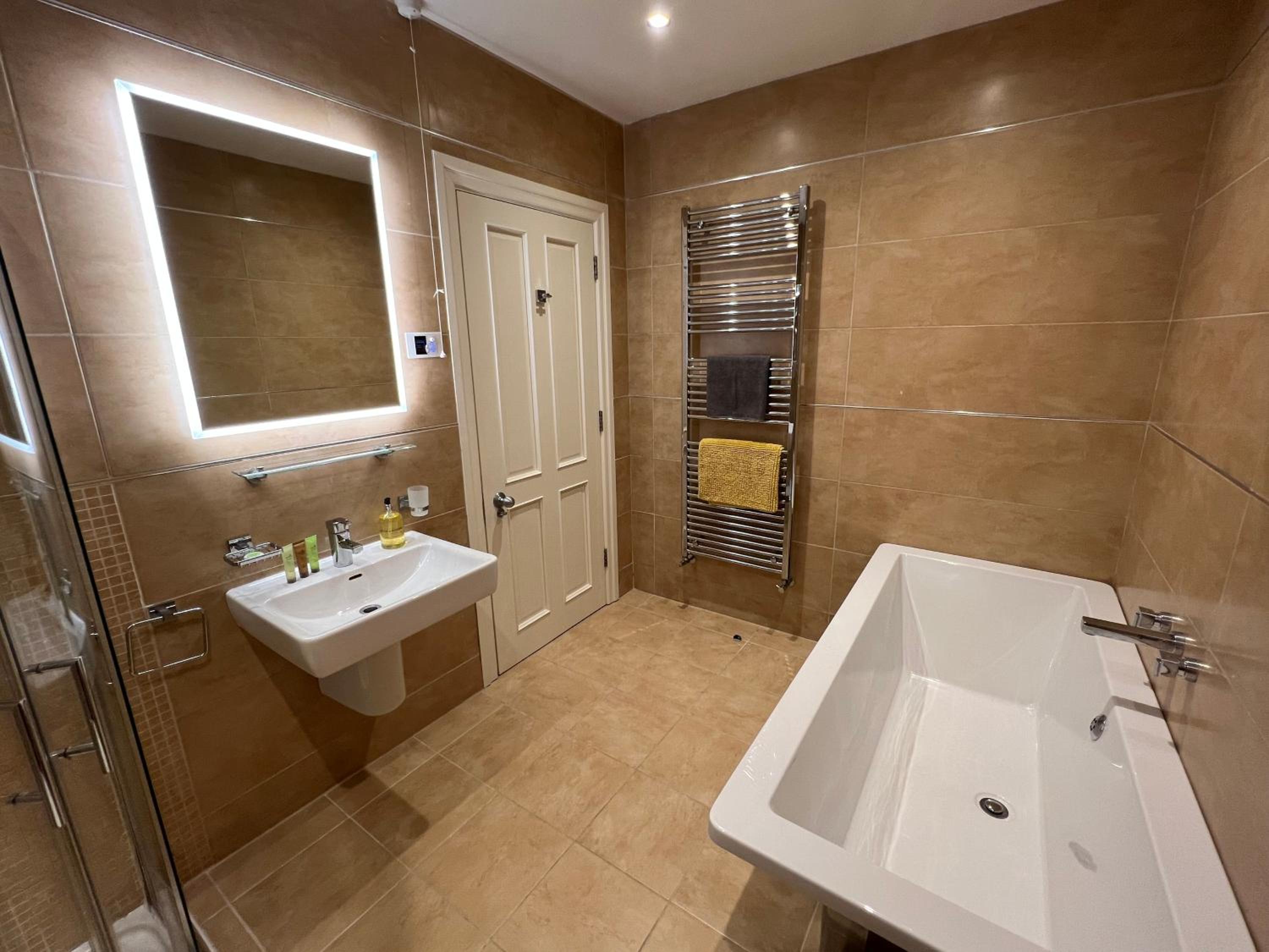 Two-Bedroom House - Photo 8