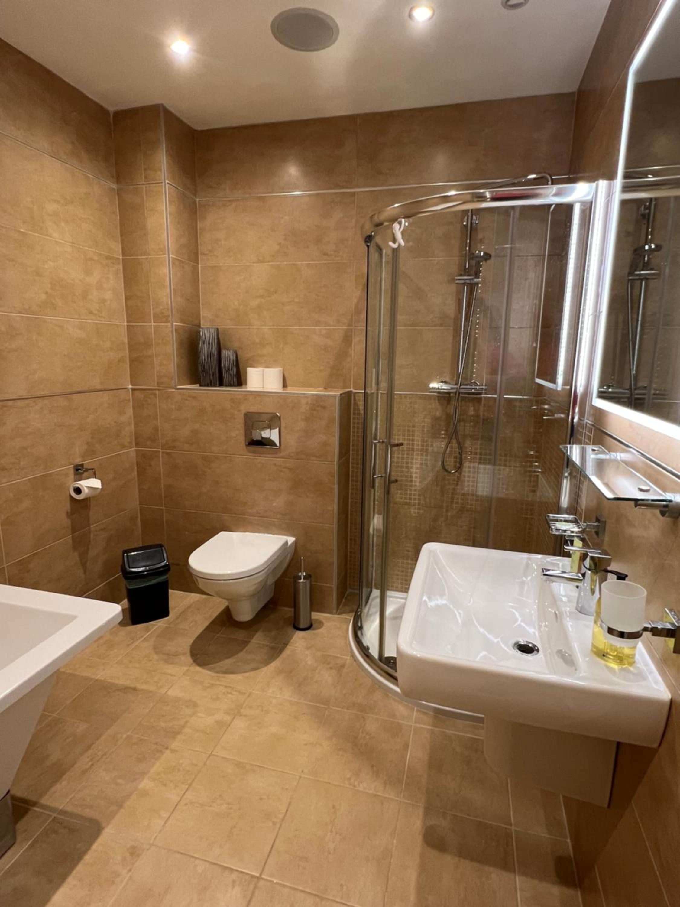 Two-Bedroom House - Photo 10